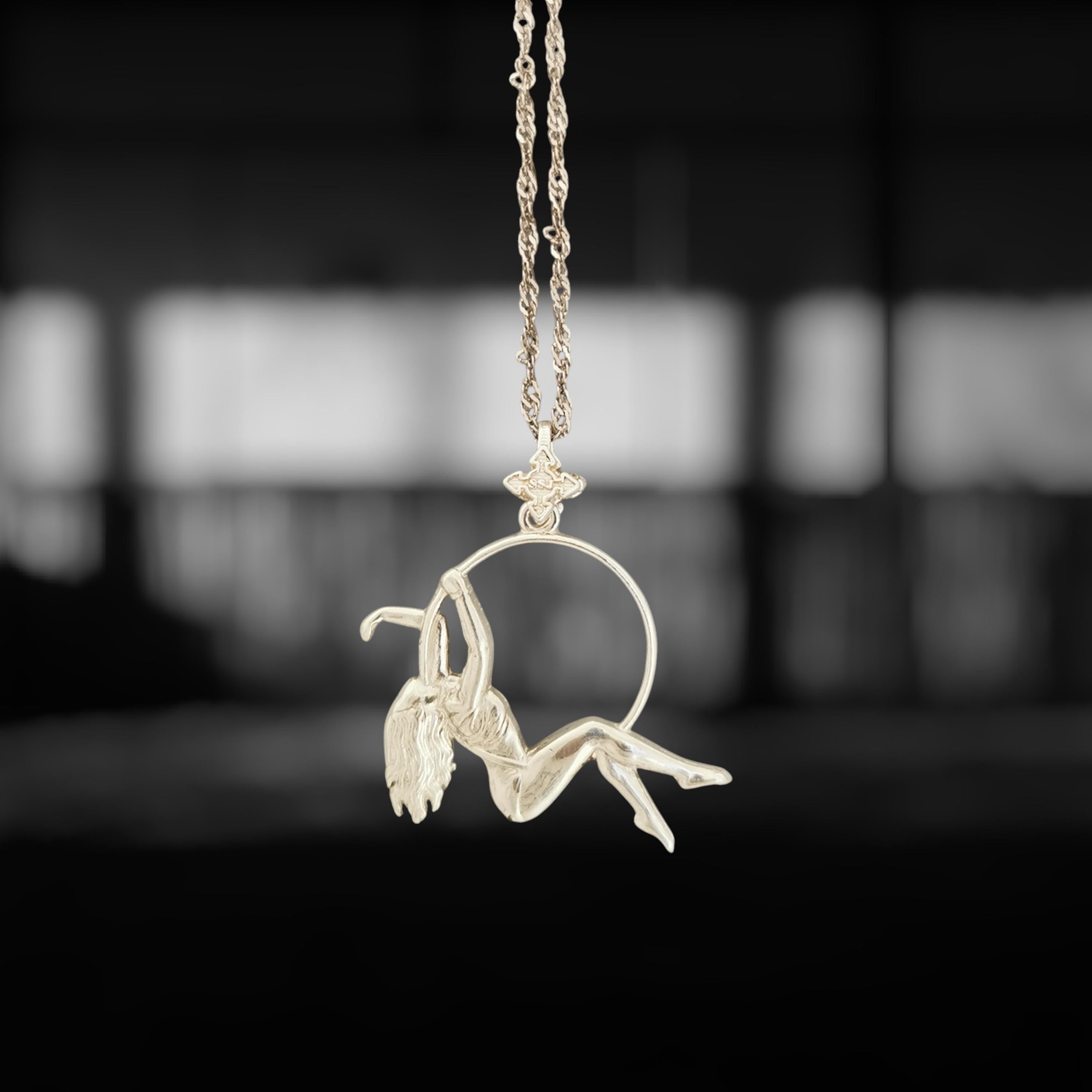 Aerial Hoop Jewelry Pendant for Women – Classic 925 Silver Gift – Elegant Sports Accessory for Movement Lovers – Necklace