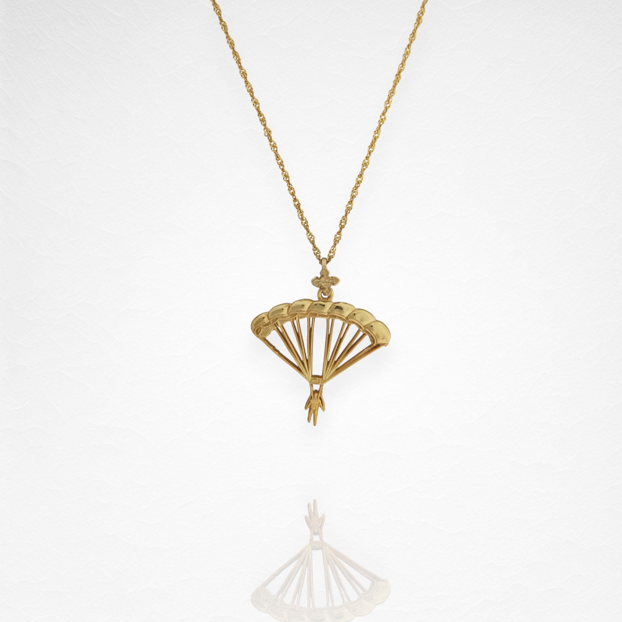 Skydiving Pendant for Men and Women – Gold-Plated 925 Silver Jewelry Gift – Handcrafted Sports Charm for Extreme Movement – Necklace