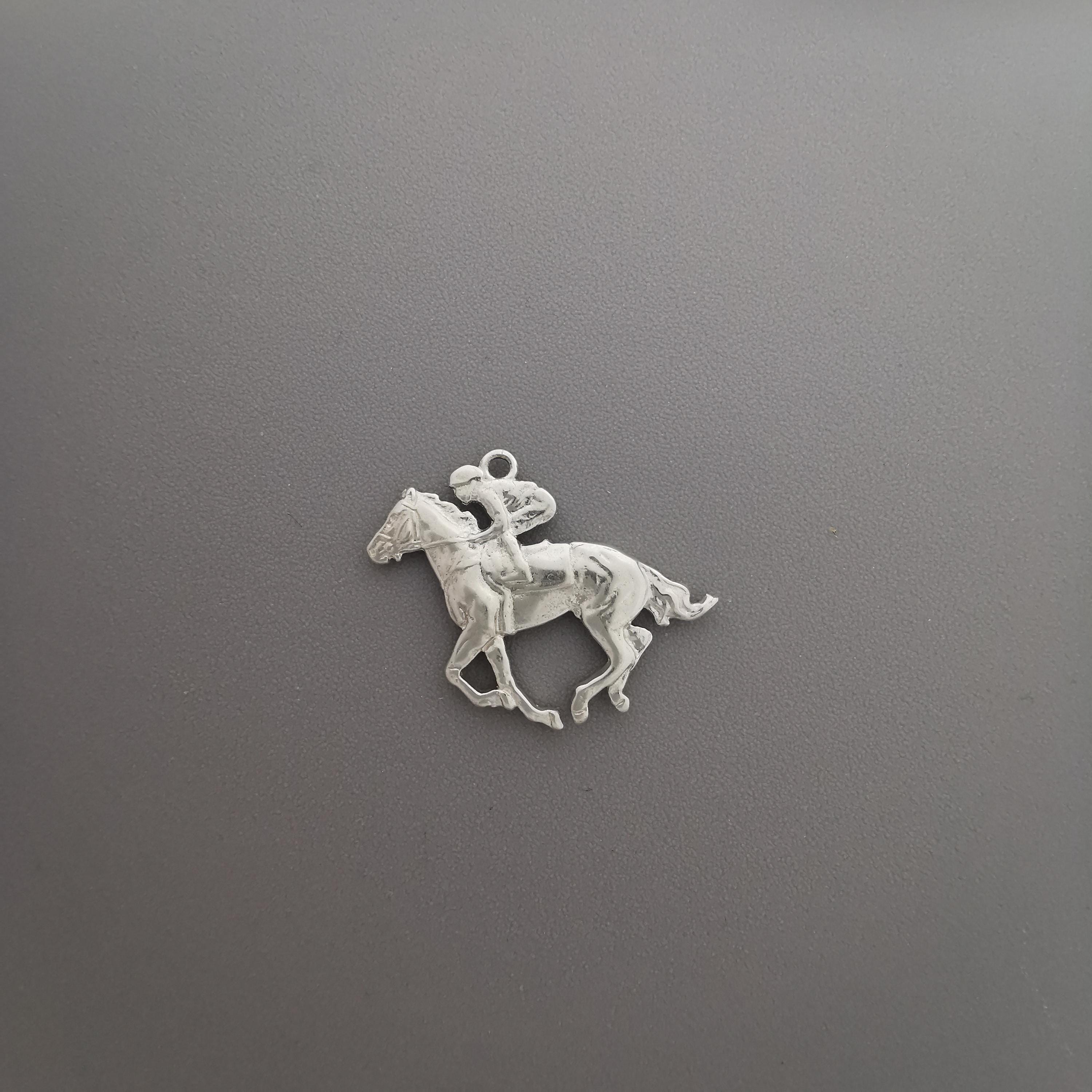 Horse Riding Jewelry Pendant for Men – Classic 925 Silver Gift – Sports Accessory for Riders and Active Spirits – Necklace