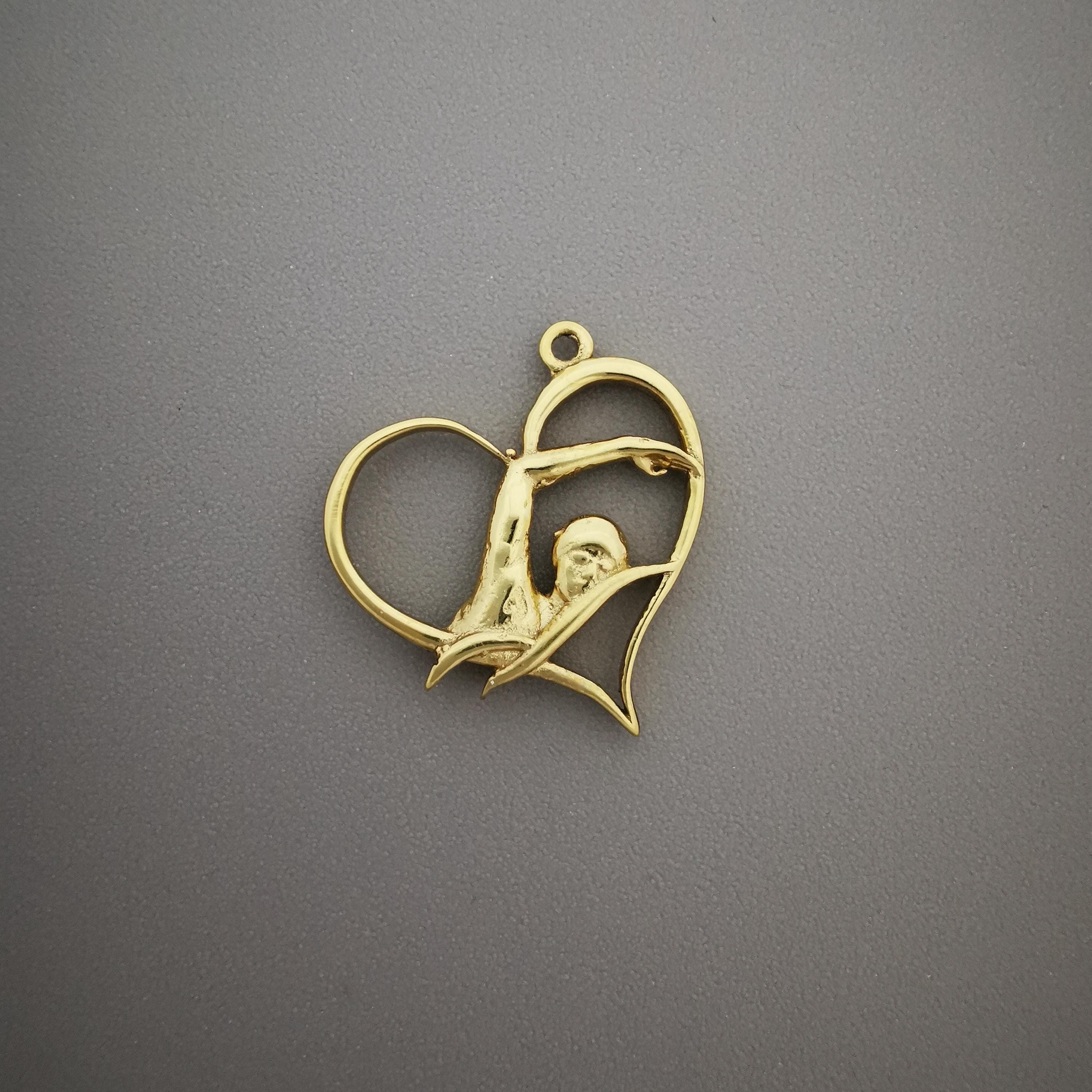 Swimmer Heart Jewelry Pendant for Women & Girls – Gold-Plated 925 Silver Pendant – Sporty Gift for Swimmers and Aquatic Lovers Necklace