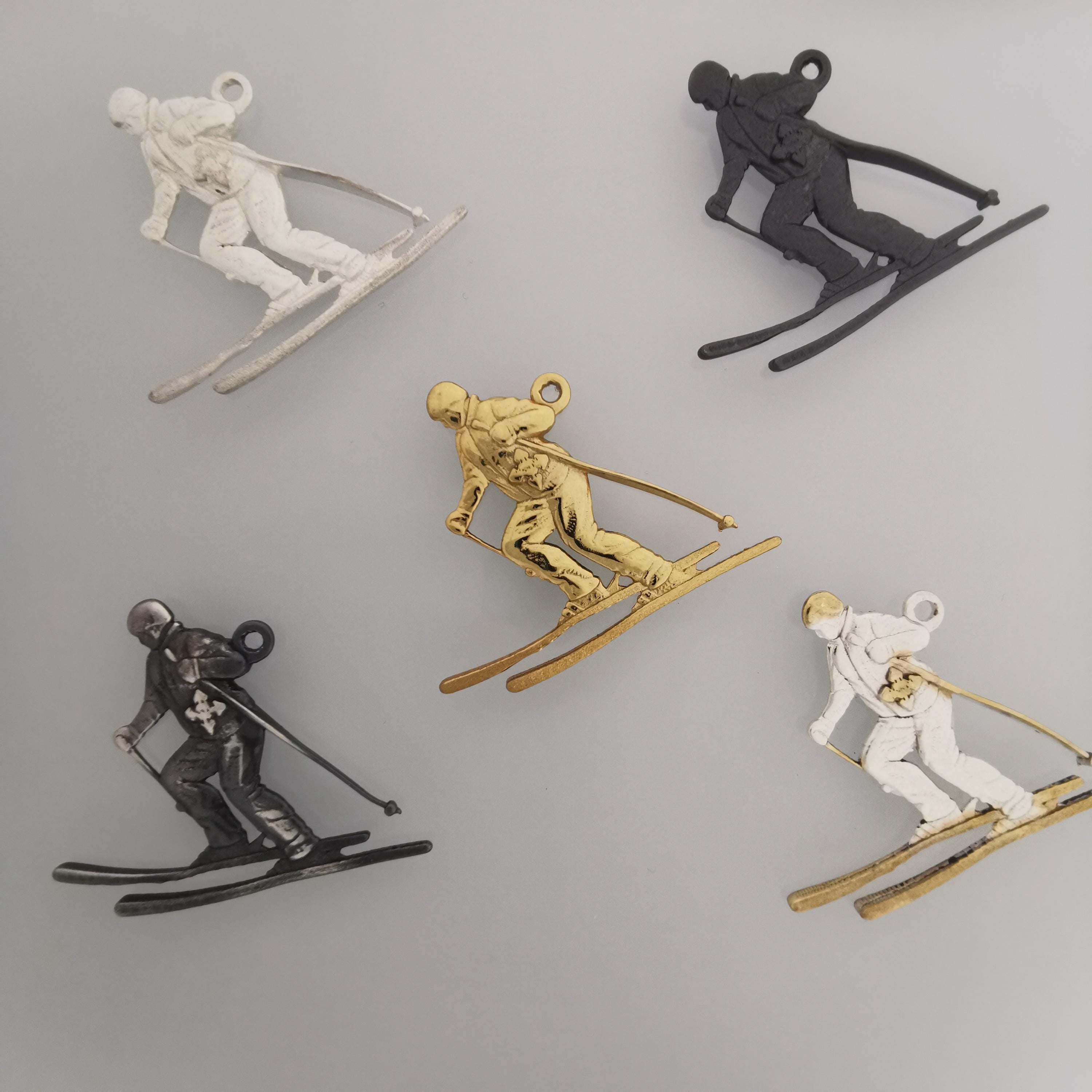 Skiing Jewelry Pendant for Women & Men – 925 Silver with Partial Gold Plating – Handcrafted Sports Charm for Slalom and Freestyle – Necklace