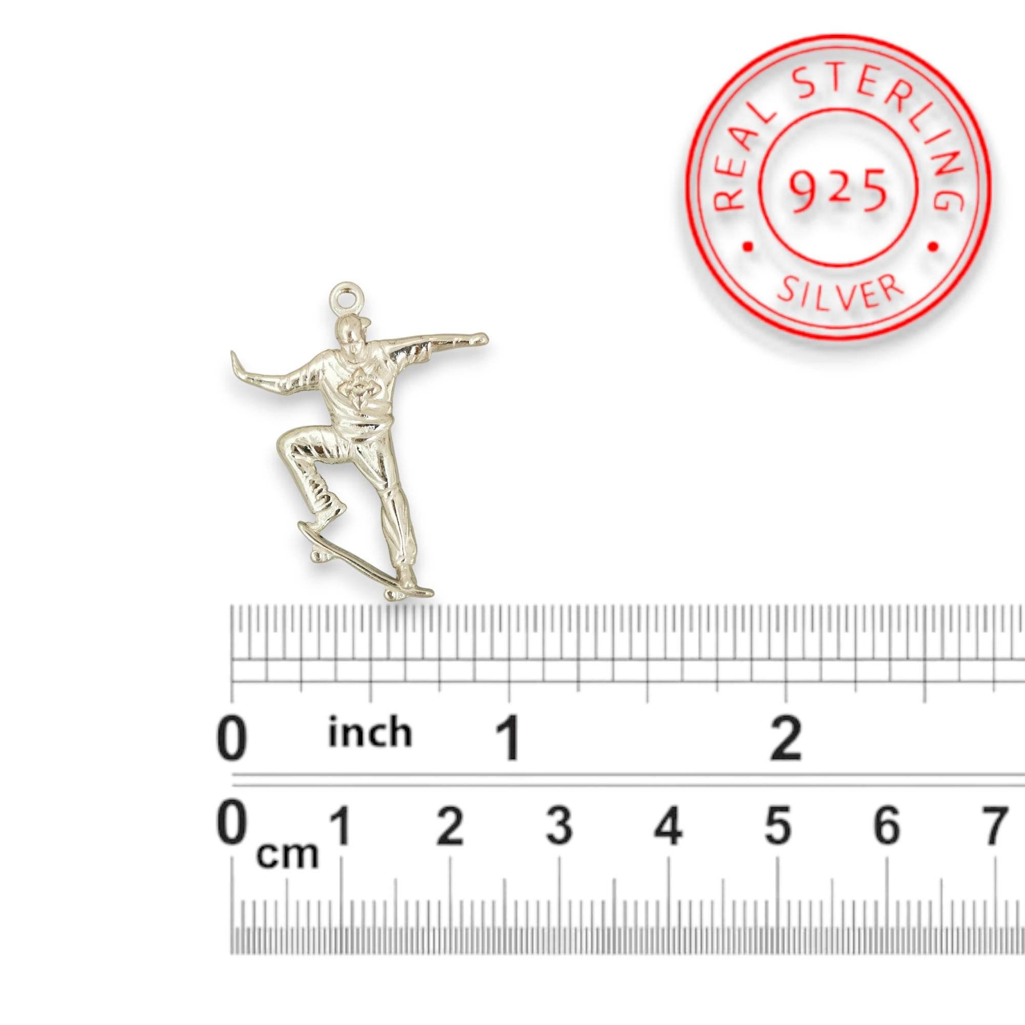 Skateboard Pendant for Men – Classic Silver 925 Sterling Jewelry Gift – Streetwear Charm for Skaters & Urban Style Fans – Necklace