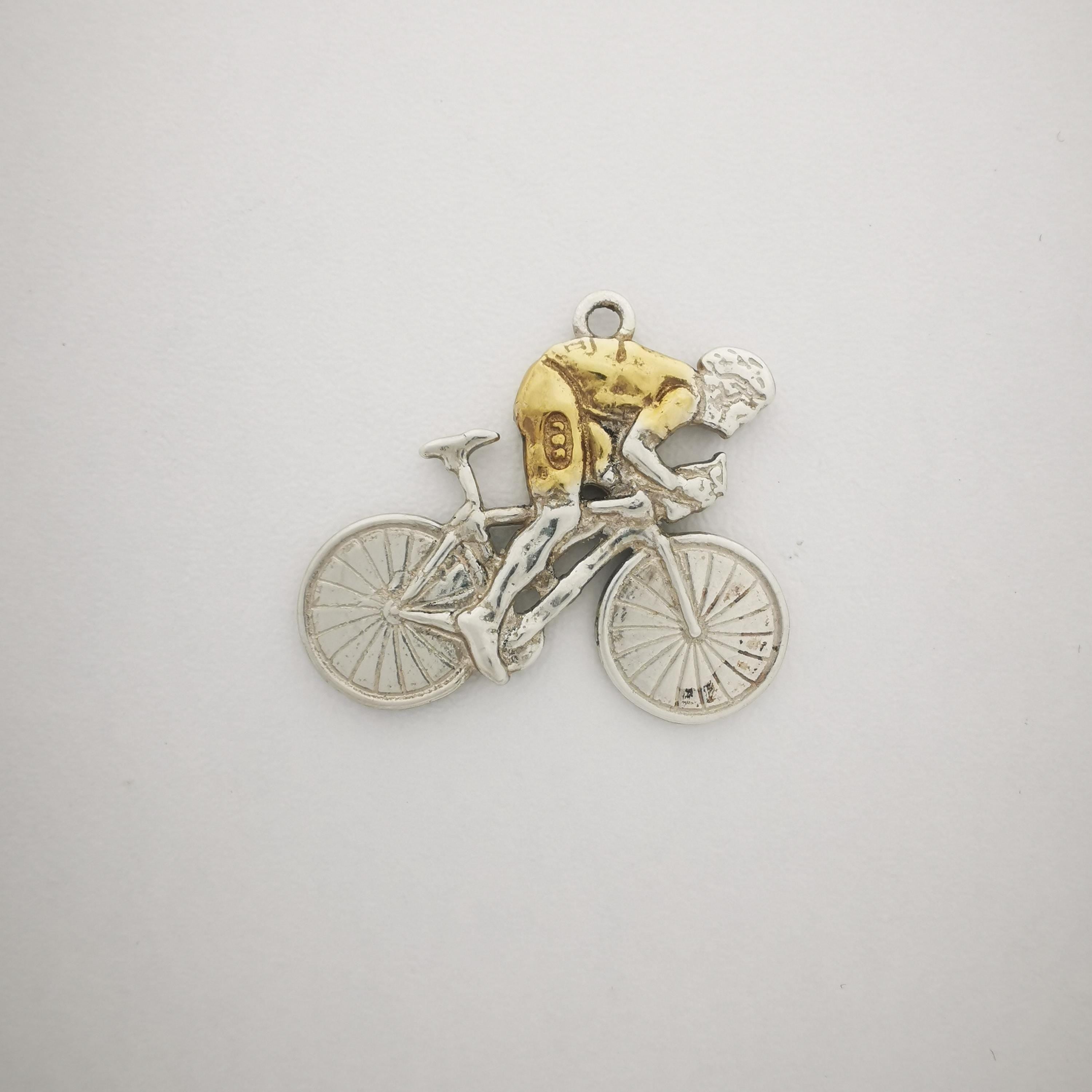 Cycling Pendant for Men – Two-Tone 925 Silver Necklace with Gold Detail – Bold Sports Jewelry Gift for Cyclists and Fitness Enthusiasts