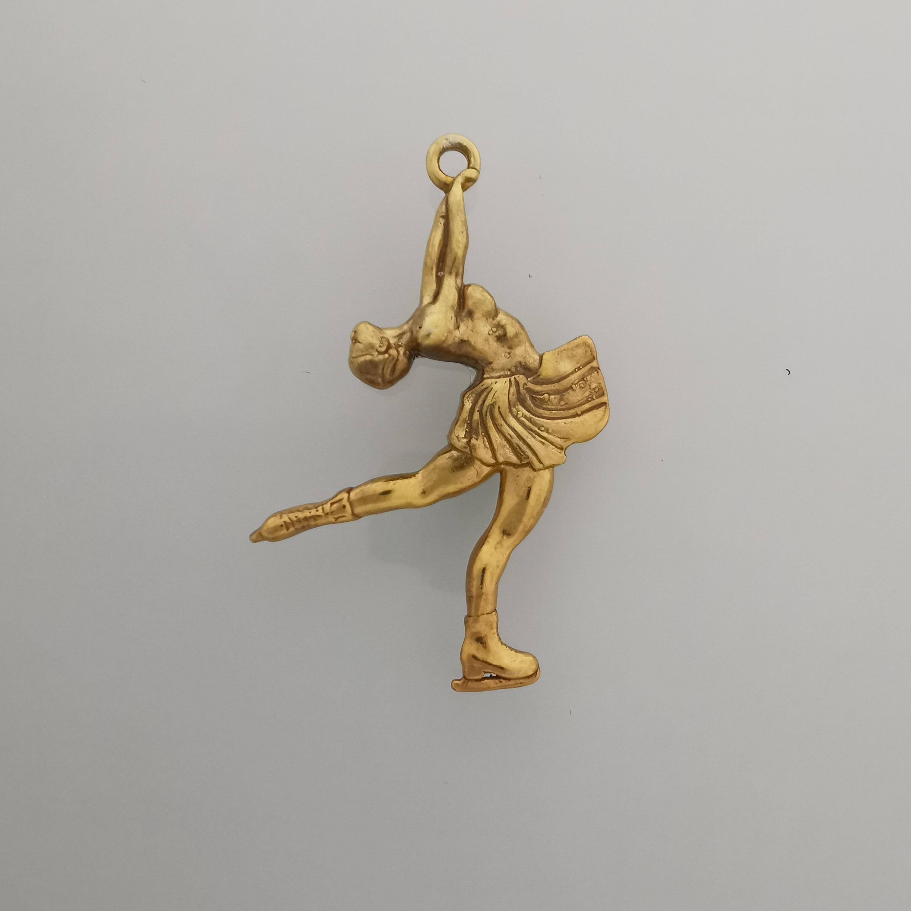 Figure Skating Jewelry Pendant for Women – Gold-Plated 925 Silver Gift – Handcrafted Sport Charm for Ladies on Ice – Necklace