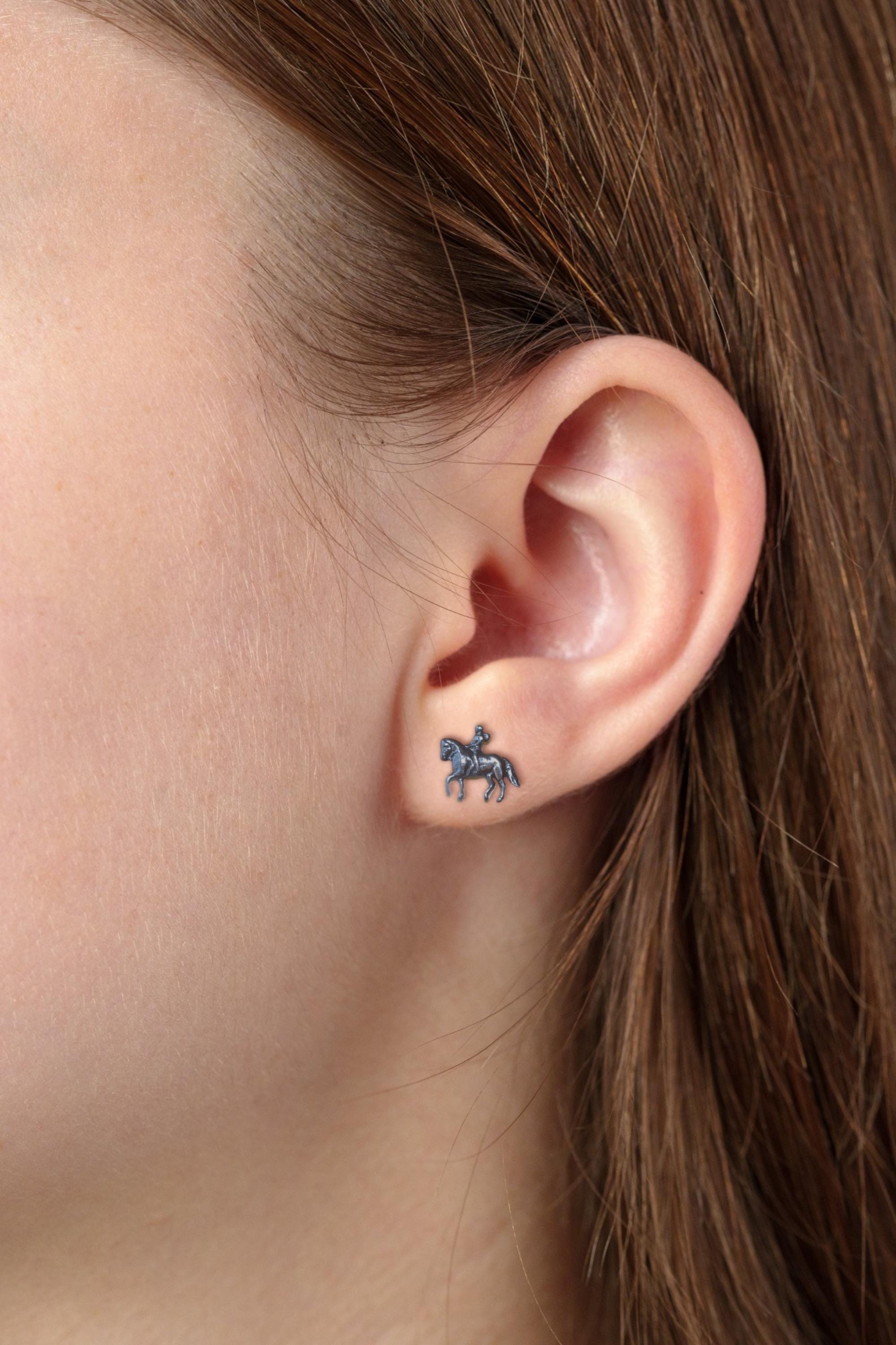 Equestrian Horse Stud Earrings – Black Oxidized 925 Silver Jewelry for Women, Gift for Rider, Trainer or Athlete Minimalist Sports Earrings