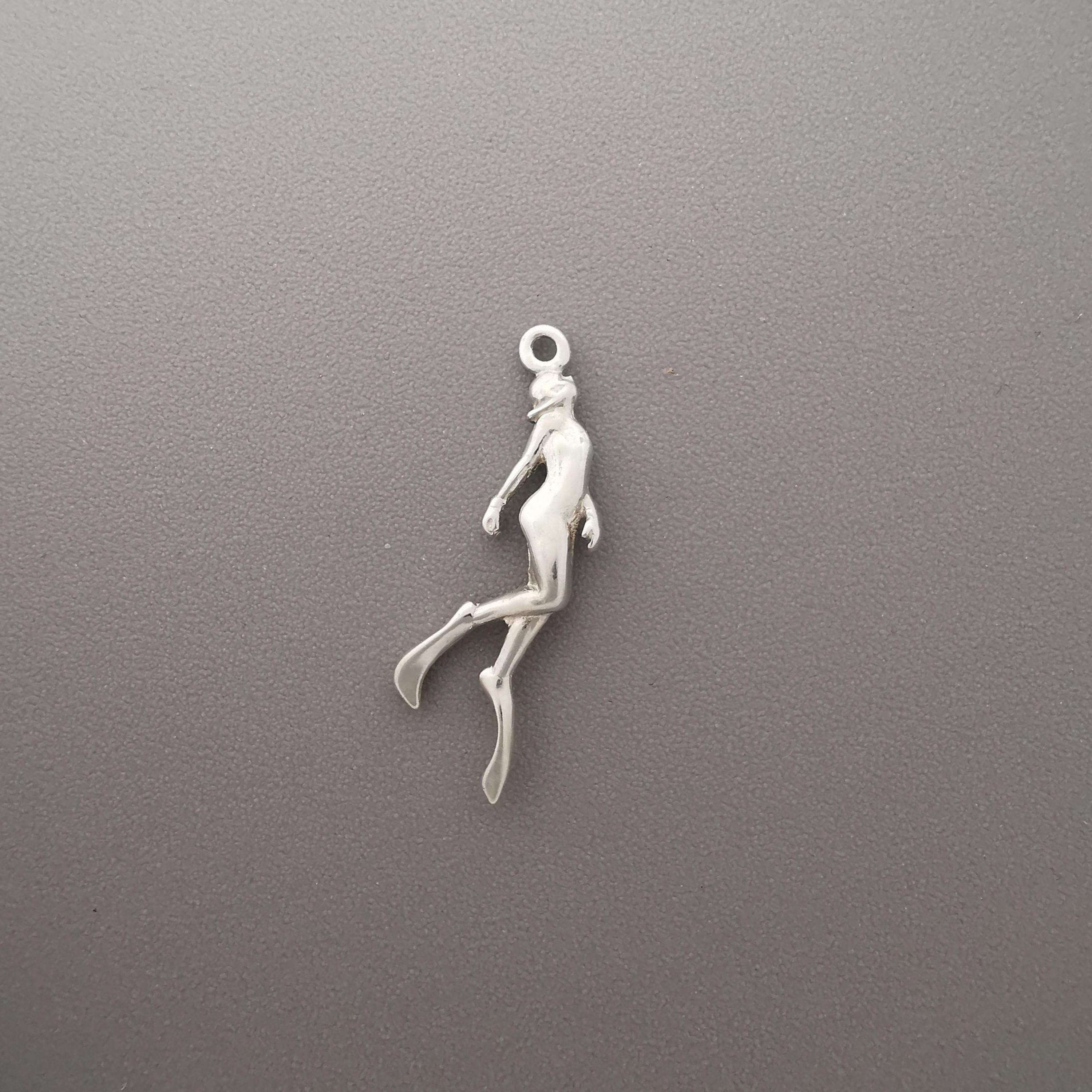 Diving Jewelry Pendant for Women – Classic 925 Silver Gift – Sports Accessory for Swimmers and Diver Girls – Necklace