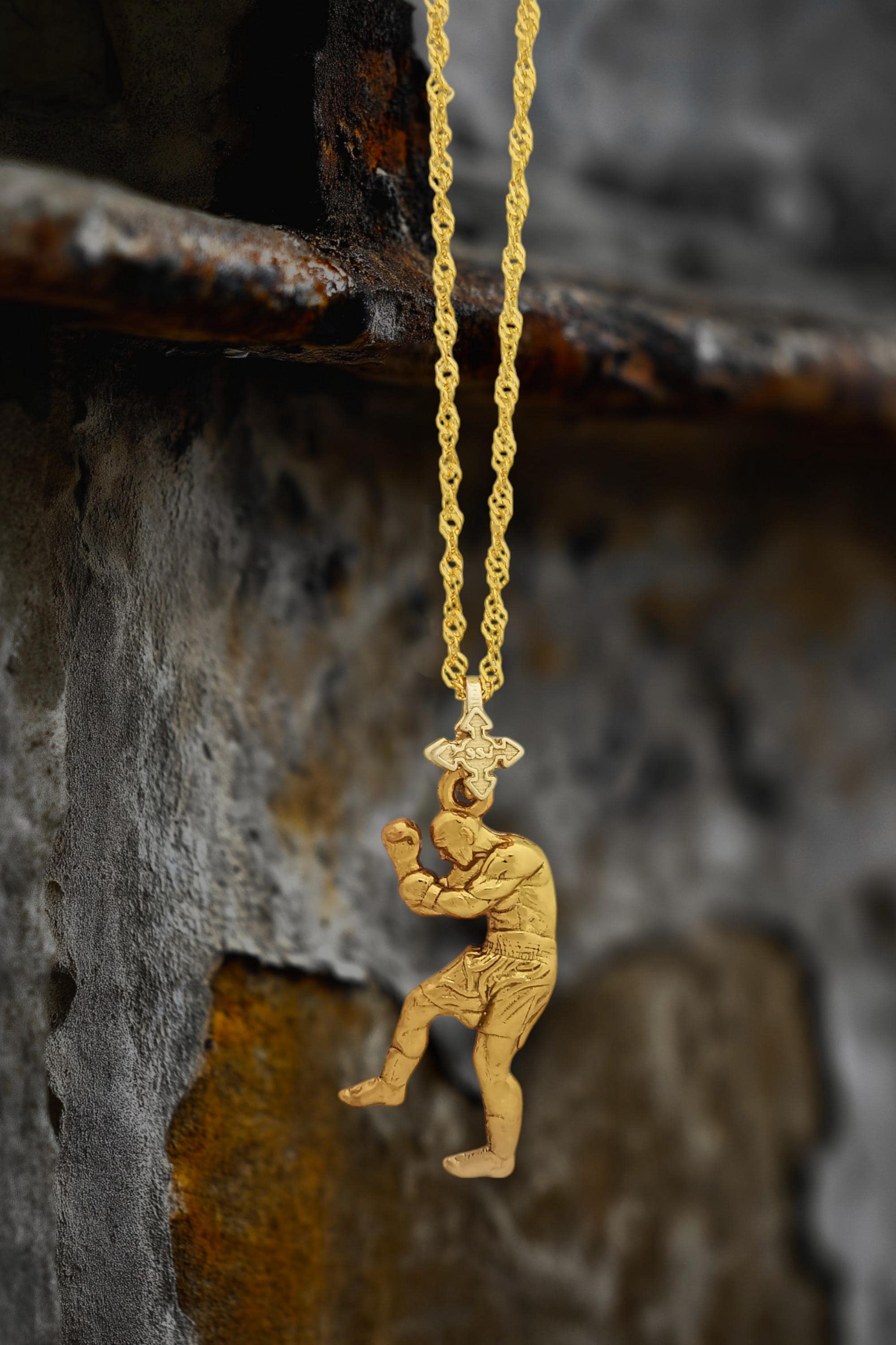 Boxing Pendant for Men – Gold-Plated 925 Silver Jewelry Gift – Sports Accessory for Fighters or Collectors – Necklace