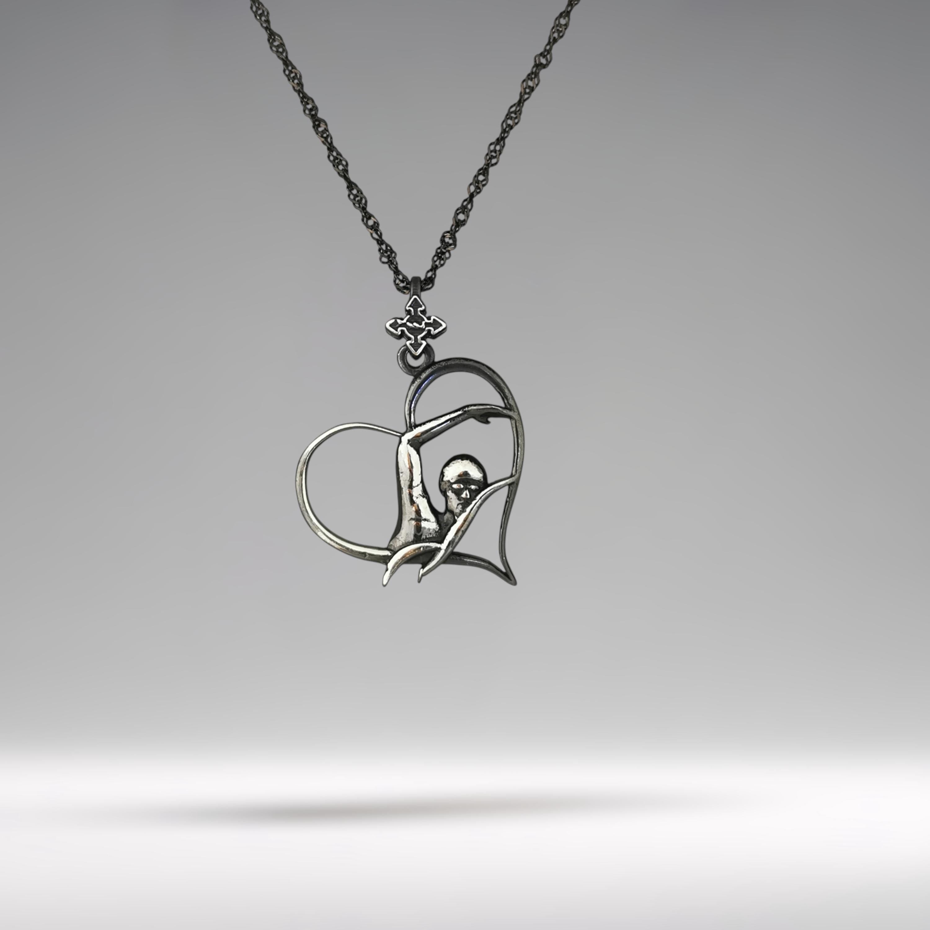 Swimmer Heart Jewelry Pendant for Women – Vintage Style 925 Silver Gift – Handcrafted Sports Accessory for Aquatic Sport Fans – Necklace