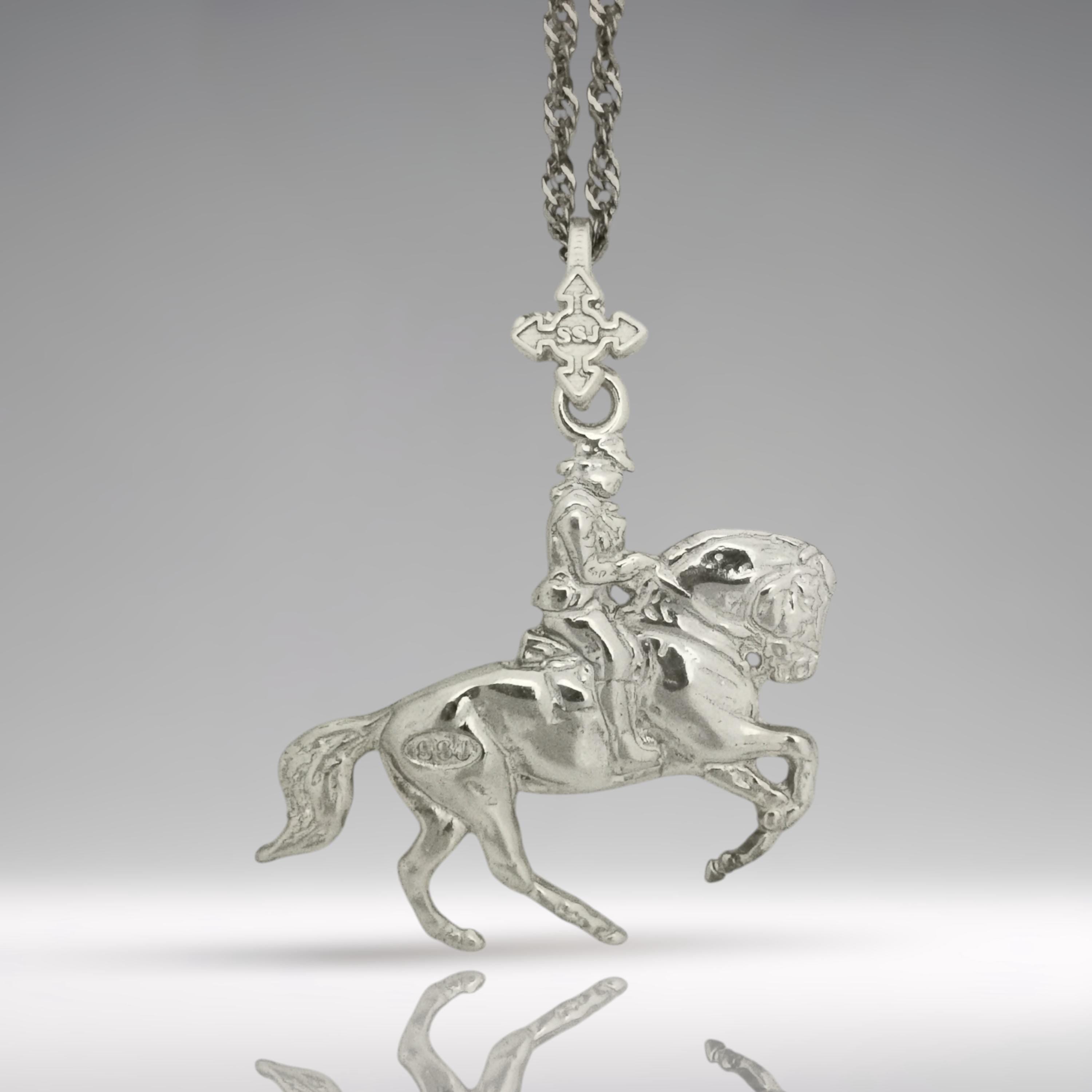 Dressage Jewelry Pendant for Men – Classic Silver 925 Gift – Handmade Equestrian Accessory for Riders and Horse Sport Lovers – Necklace