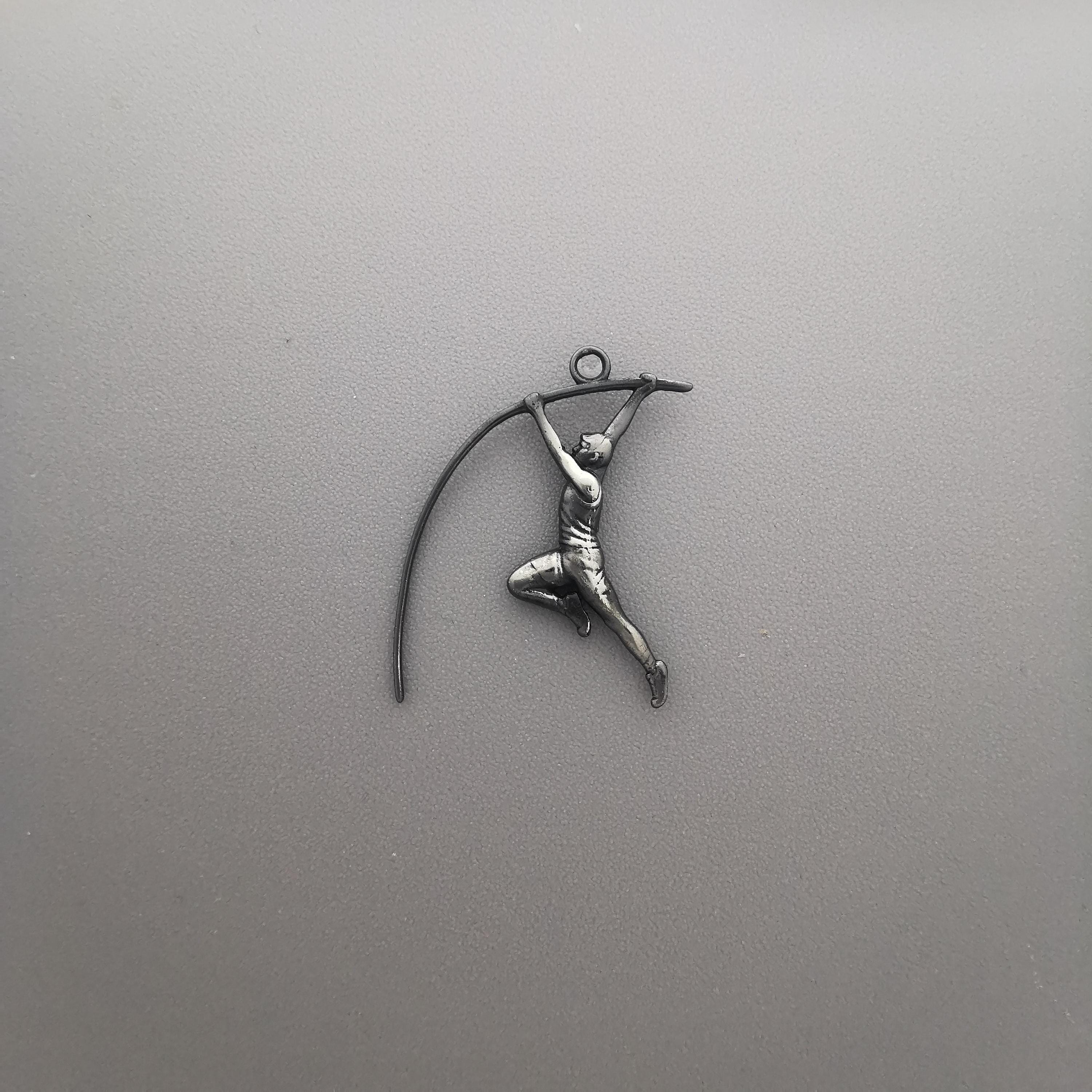 Pole Vault Pendant for Men – Vintage Style 925 Silver Jewelry – Retro Sports Necklace Gift for Athlete, Coach or Track & Field Fan