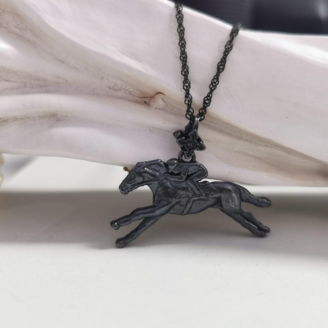 Horse Racing Jewelry Pendant for Men – Oxidized Black 925 Silver Gift – Bold Equestrian Sports Accessory for Riders – Necklace