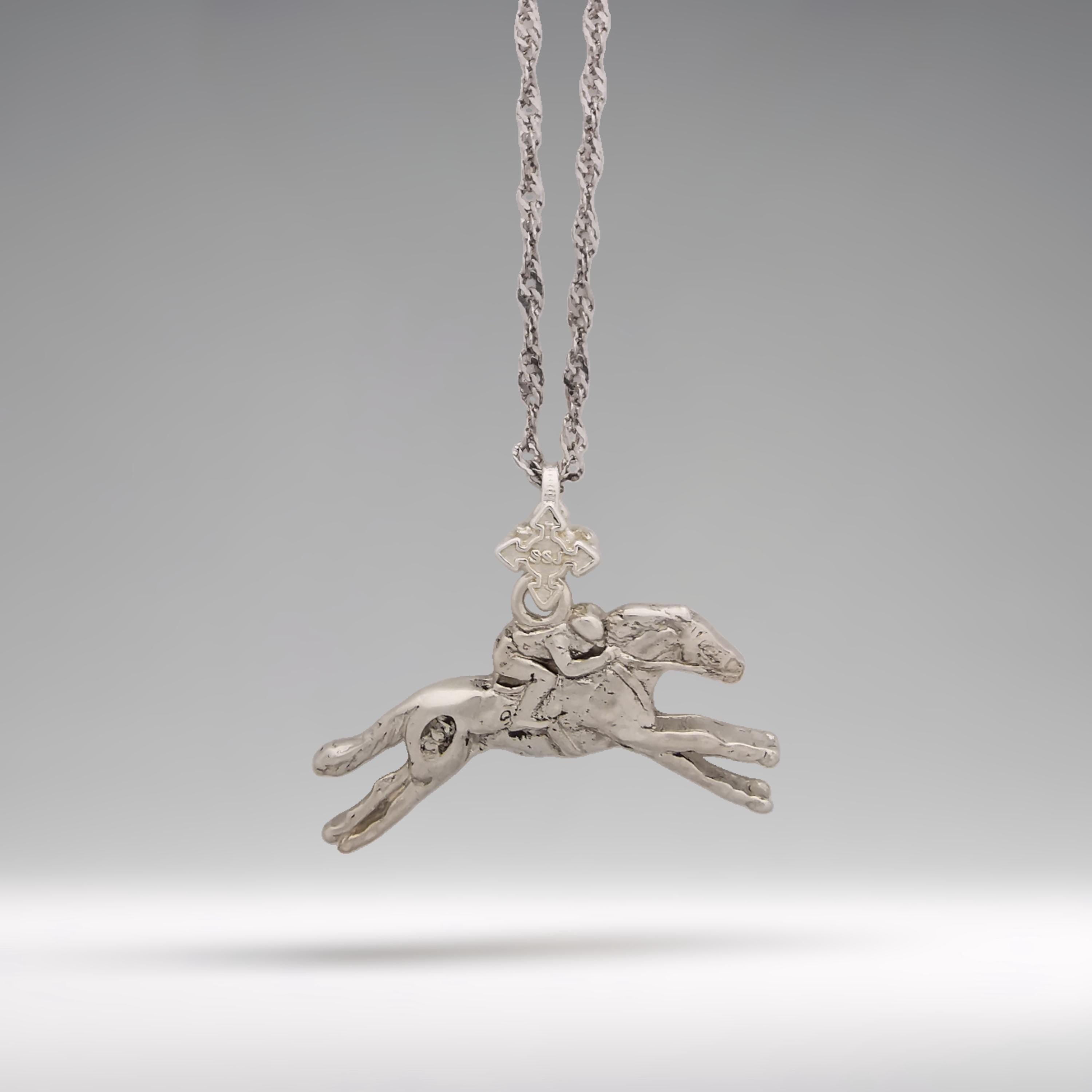 Horse Racing Jewelry Pendant for Men – Classic 925 Sterling Silver Gift – Handcrafted Sports Accessory for Riders – Necklace