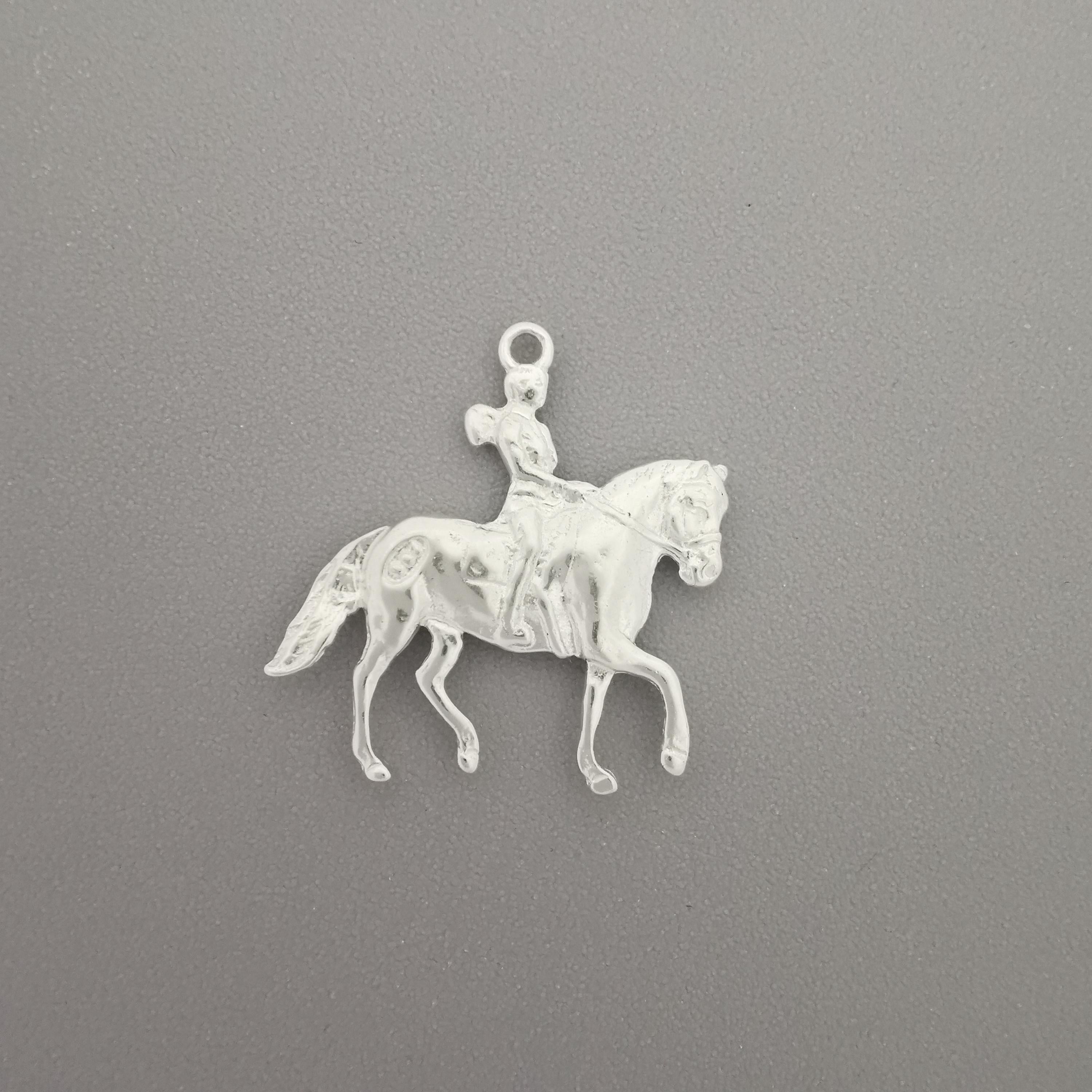 Horse Jewelry Pendant for Women – Classic 925 Silver Gift – Equestrian Sports Accessory for Riders and Horse Lovers – Necklace