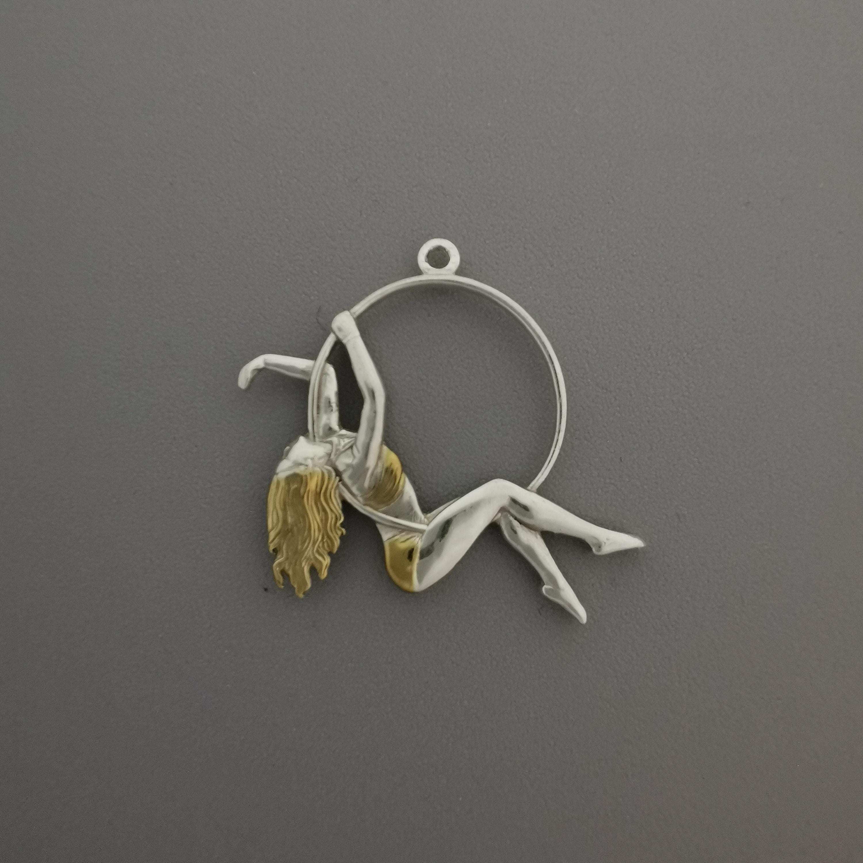 Aerial Hoop Jewelry Pendant for Women – 925 Silver with Gold Detail – Elegant Sports Gift for Performers – Necklace