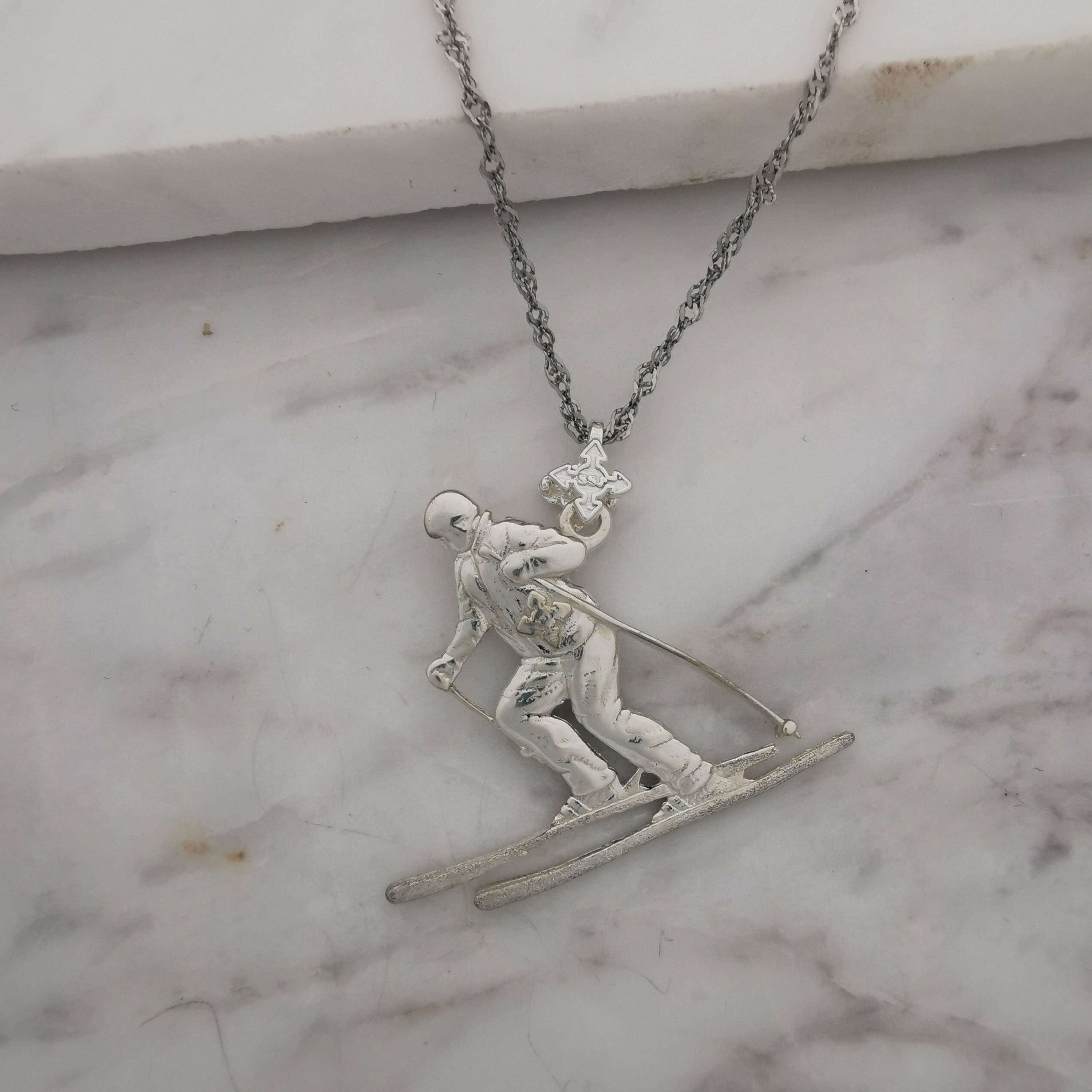 Skiing Jewelry Pendant for Women & Men – Classic Silver 925 Silver Sports Charm – Handcrafted Slalom and Freestyle Accessory – Necklace