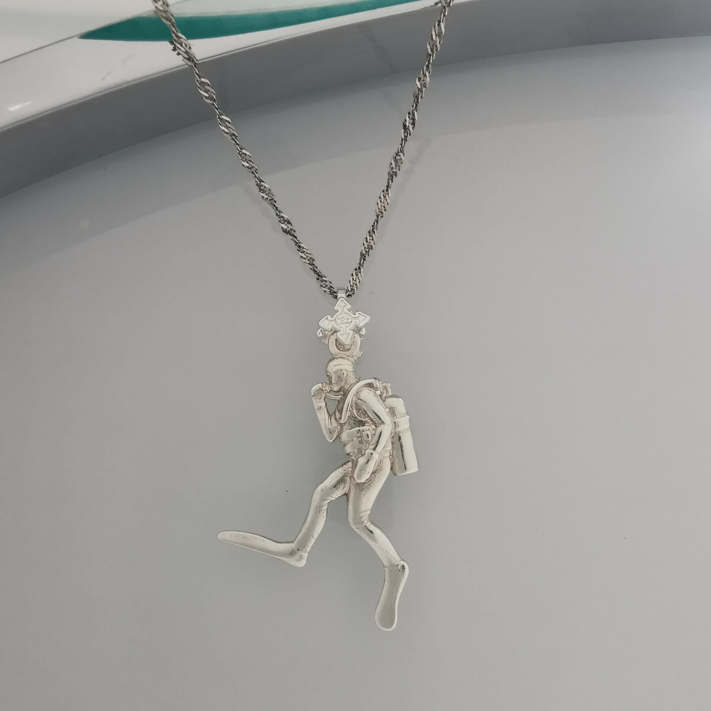 Scuba Diving Jewelry Pendant for Men and Women – Classic Silver 925 Gift – Handcrafted Diver Charm for Ocean Lovers & Athletes – Necklace