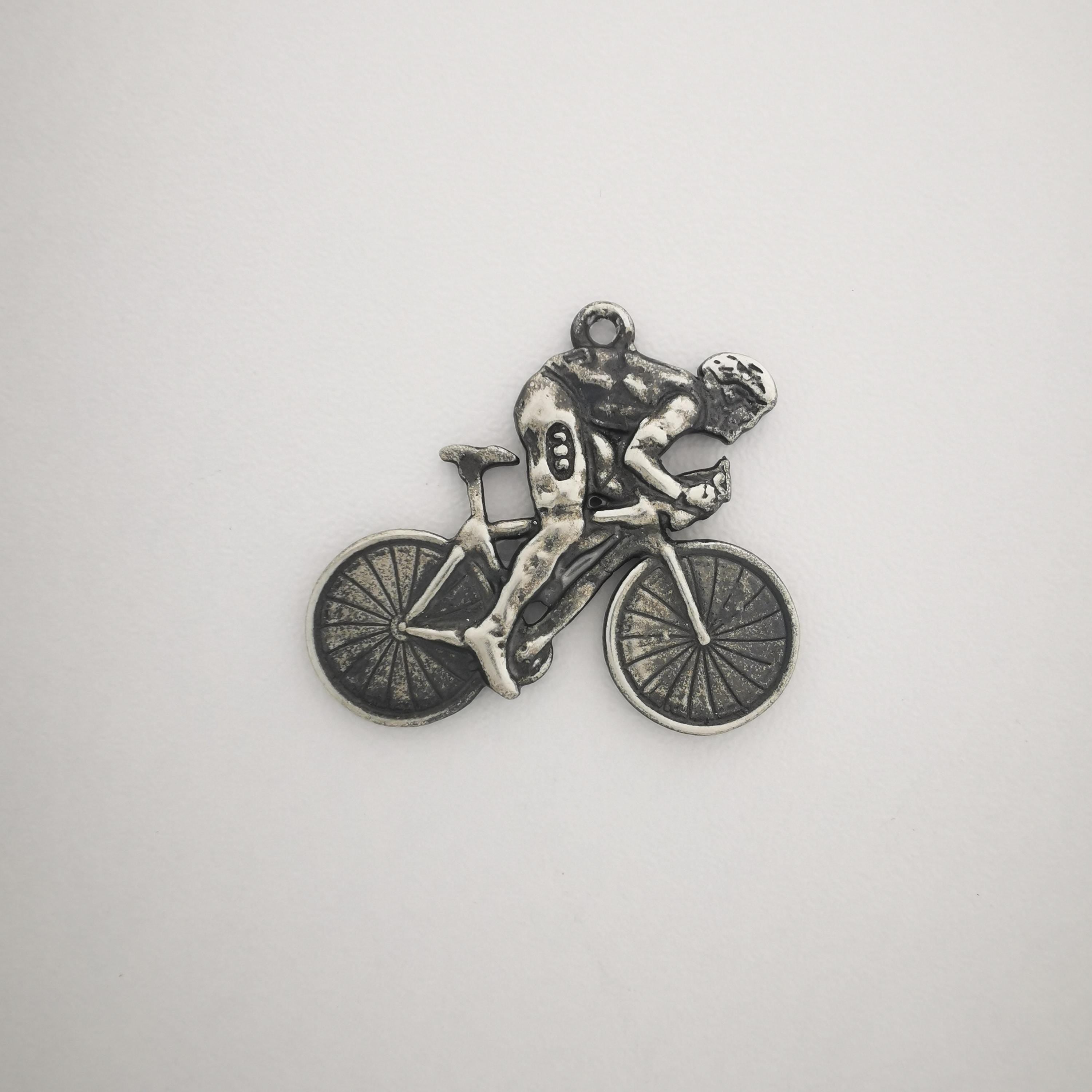 Cycling Pendant for Men – Vintage Style 925 Silver Necklace – Classic Sports Jewelry Gift for Cyclists, Riders, or Fitness Fans