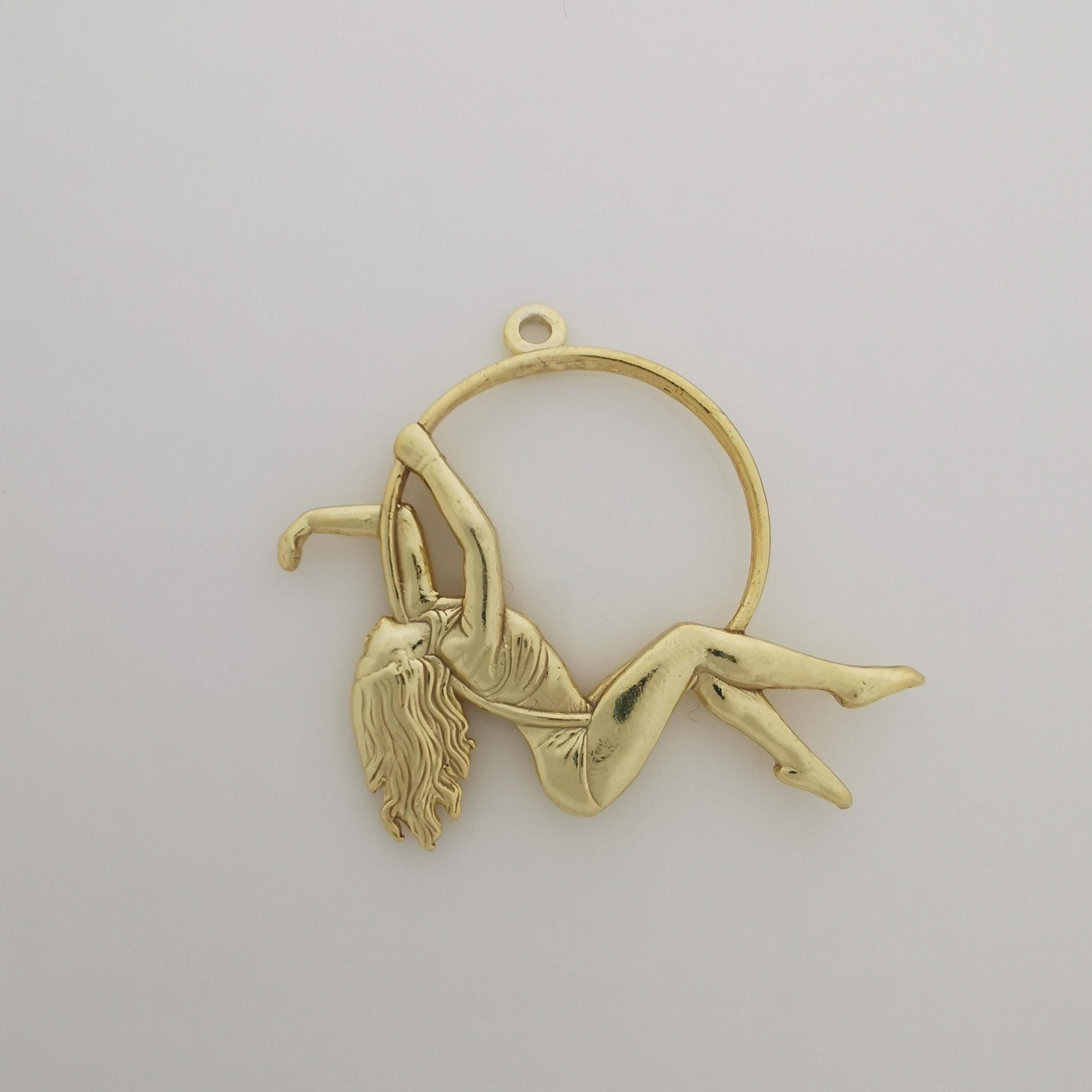 Aerial Hoop Pendant in Gold – 925 Silver Necklace for Women – Graceful Jewelry Gift for Aerialists, Dancers, and Free Spirits