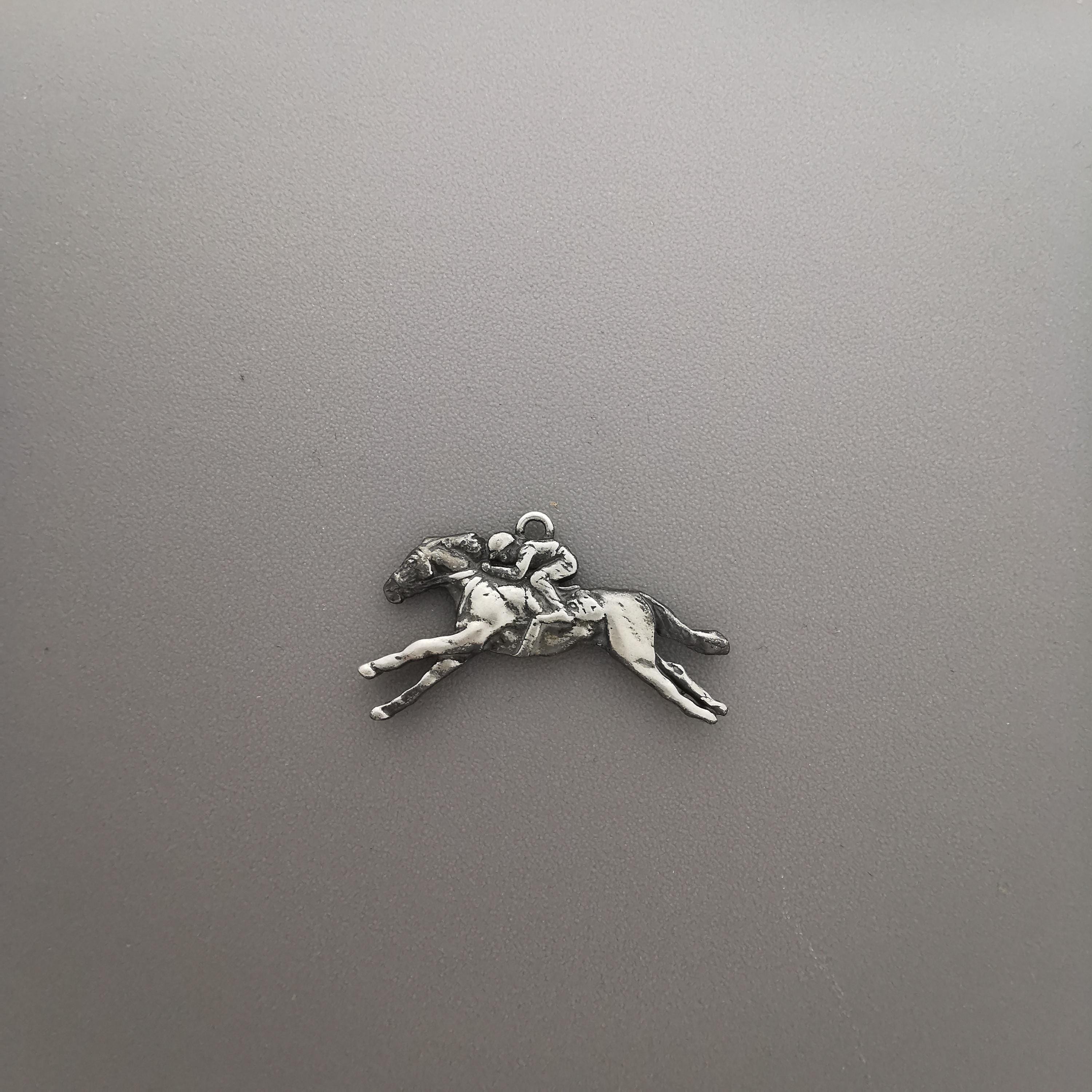 Horse Racing Jewelry Pendant for Men – Vintage Style 925 Silver Gift – Antiqued Sports Accessory for Riders – Handcrafted Necklace