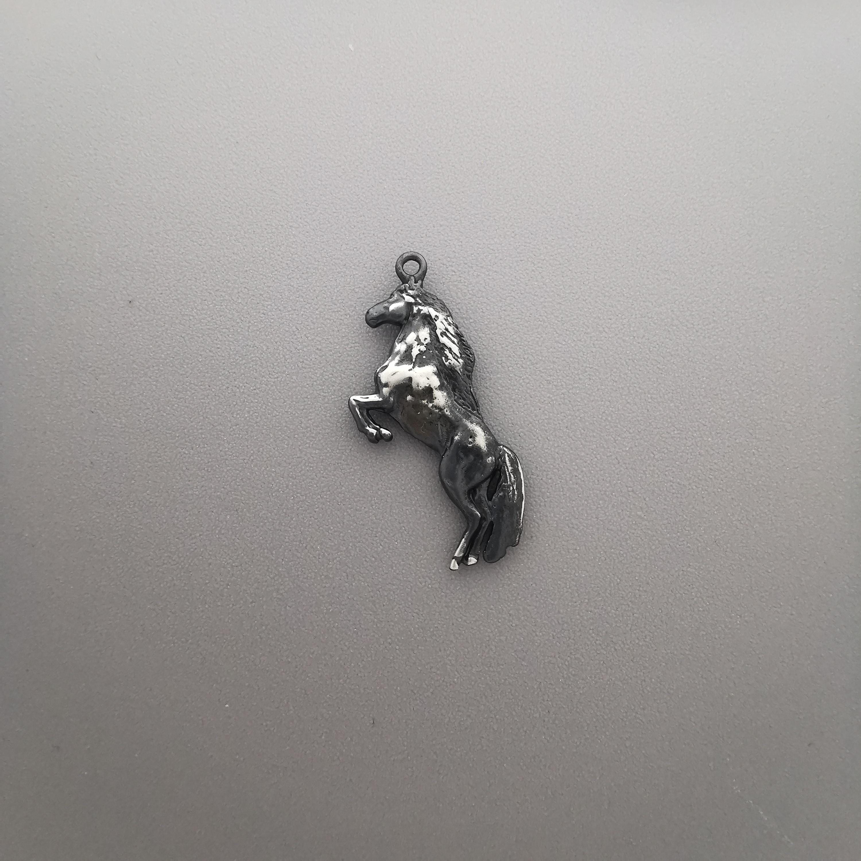 Horse Jewelry Pendant for Men and Women – Vintage Style 925 Silver Gift – Classic Sports Accessory for Riders – Necklace