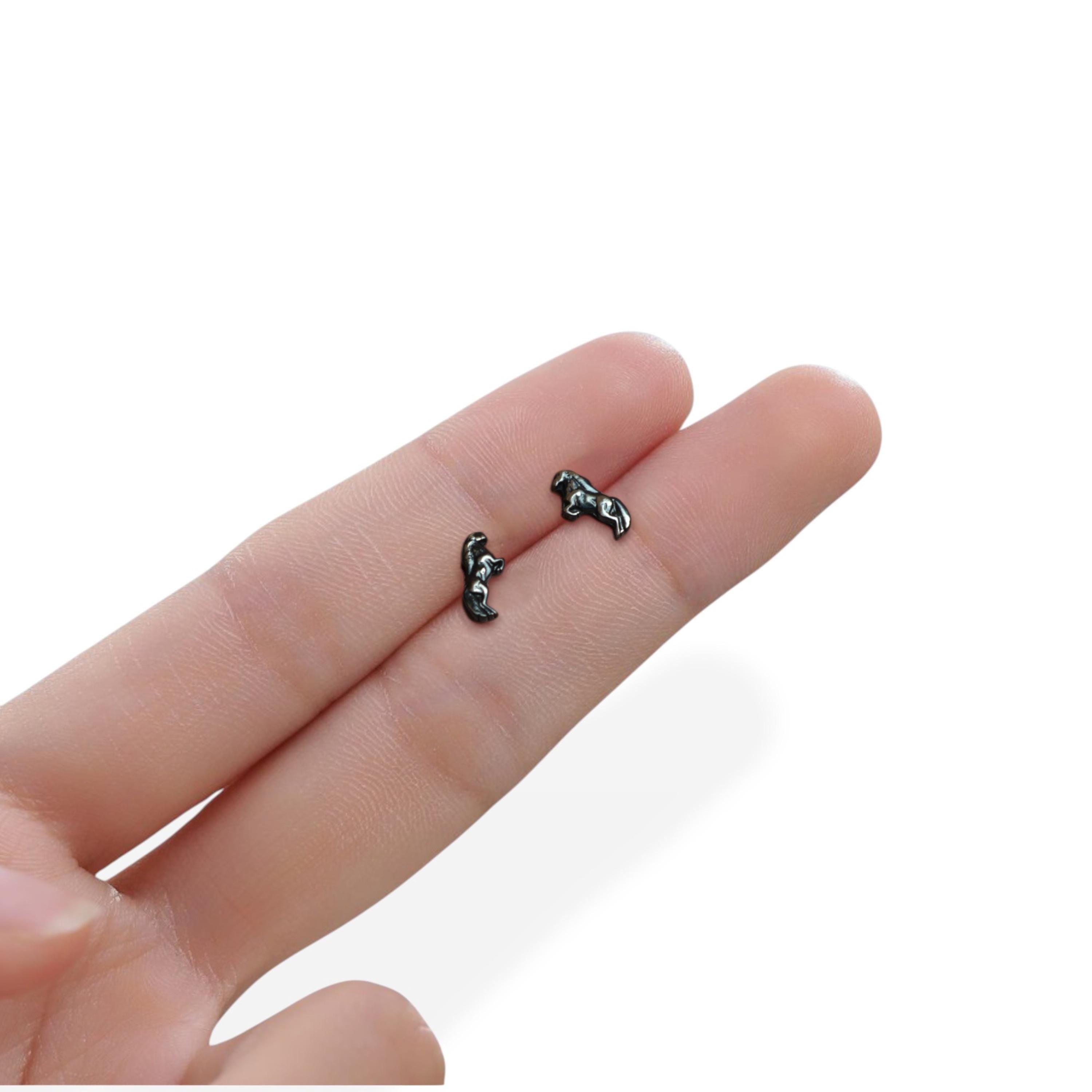 Horse Stud Earrings Equestrian Vintage-Style Patinated 925 Silver Jewelry for Women Gift for Rider, Coach, or Athlete Small Sports Earrings