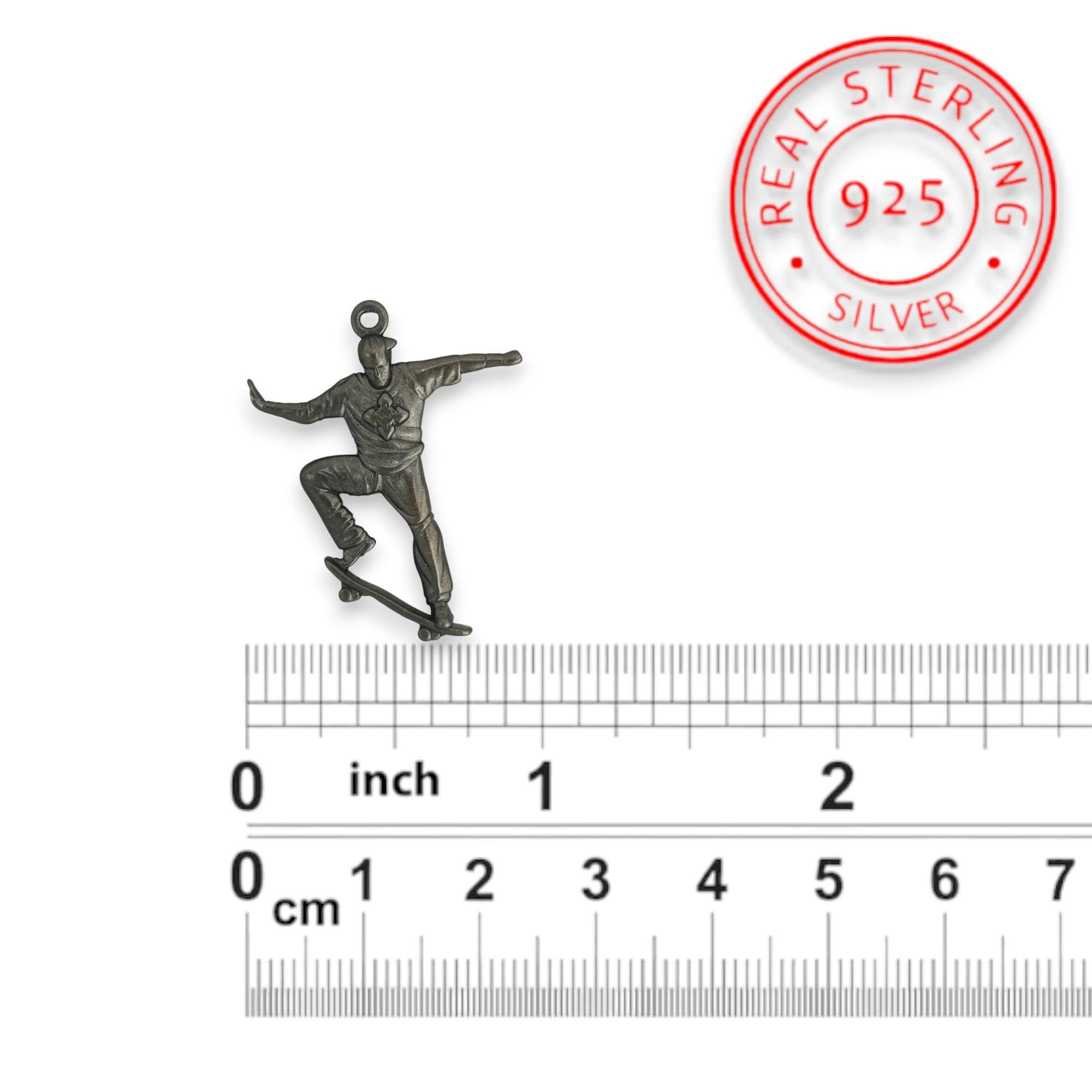 Skateboard Pendant for Men – Oxidized Black 925 Silver Jewelry Gift – Bold Urban Charm for Skaters & Streetwear Fans – Necklace