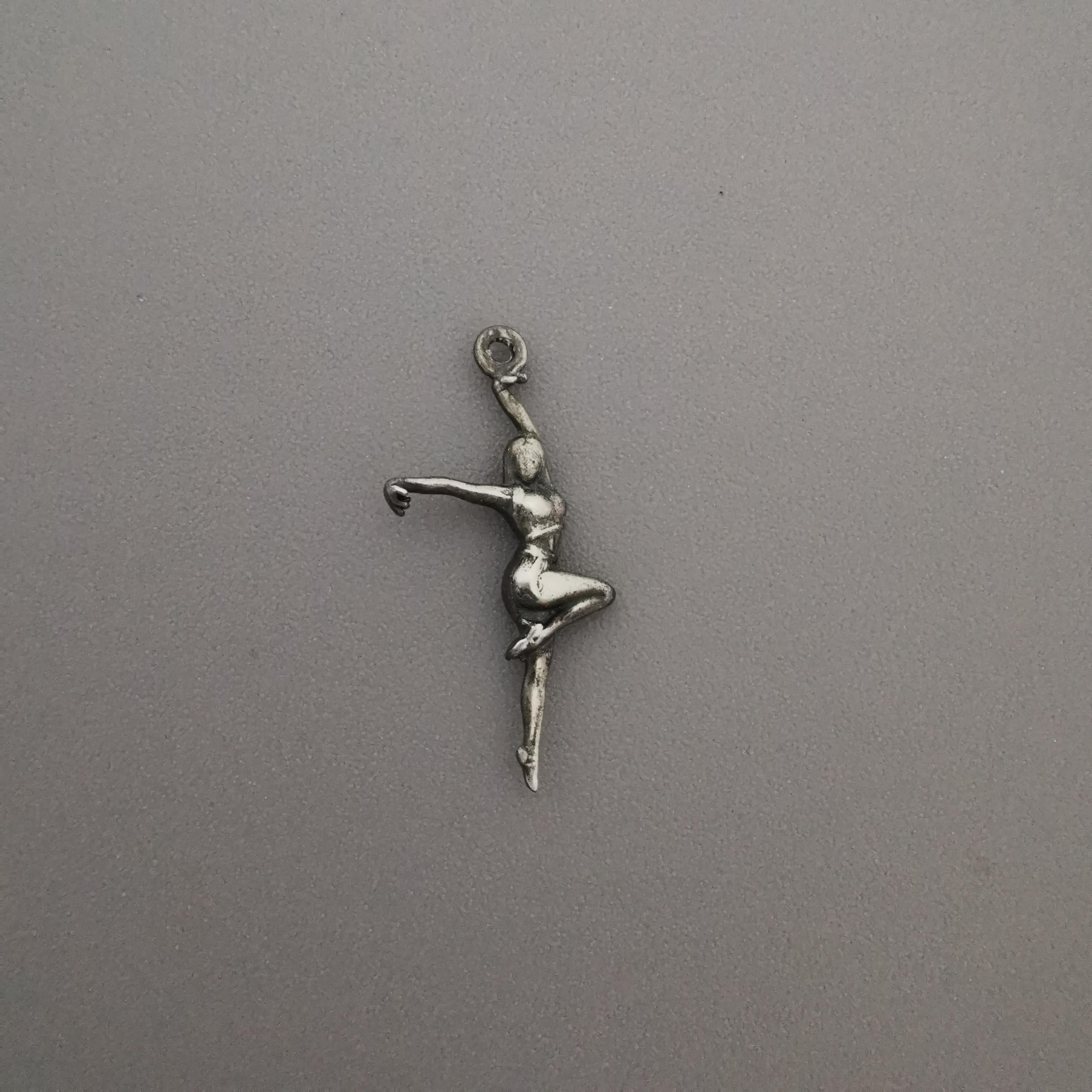 Latin Dance Jewelry Pendant for Women – Vintage Style 925 Silver Gift – Handcrafted Sports Accessory for Dancers – Necklace