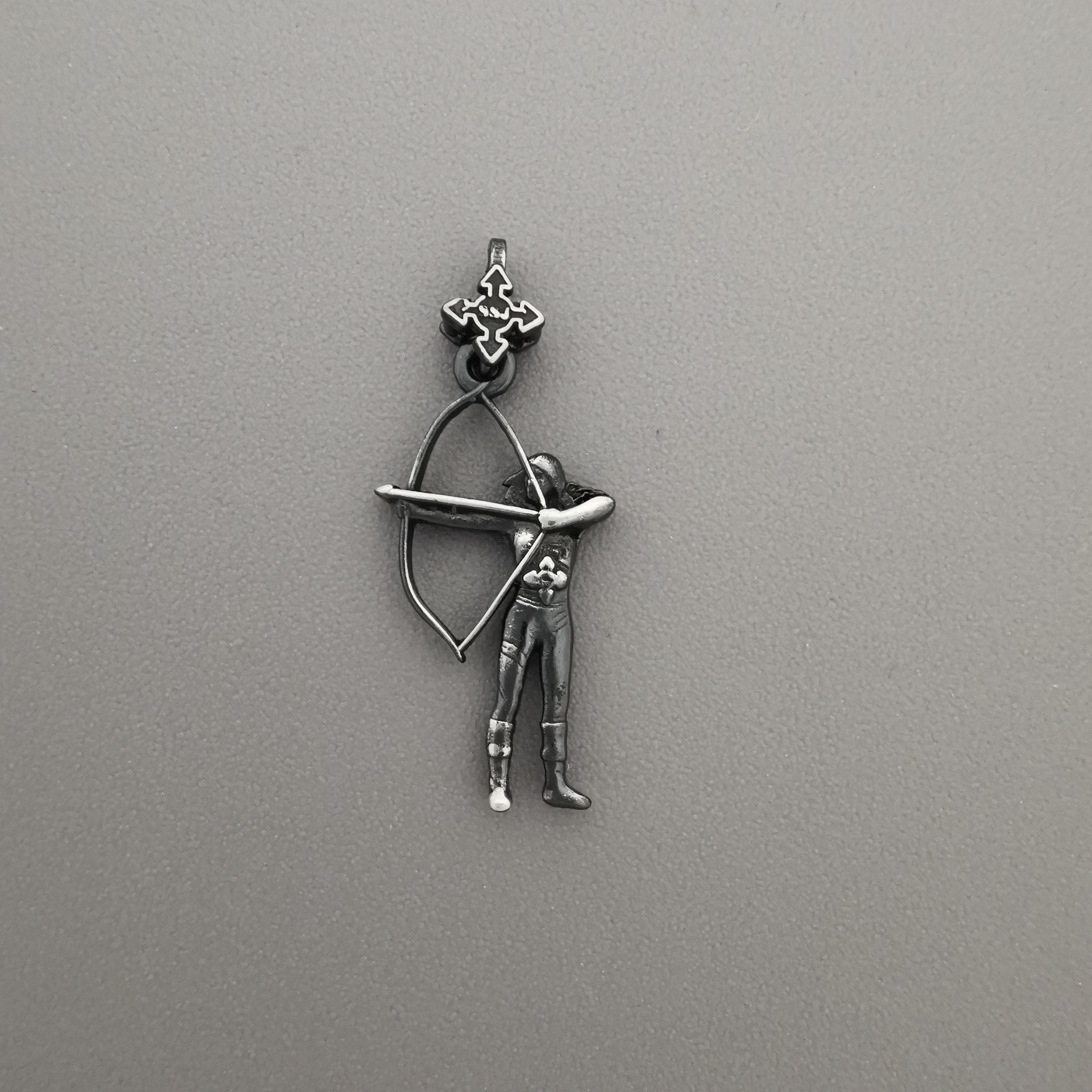 Woman with Bow and Arrow Jewelry – Vintage Style 925 Silver Pendant – Classic Sports Gift for Archer, Coach or Collector - Necklace