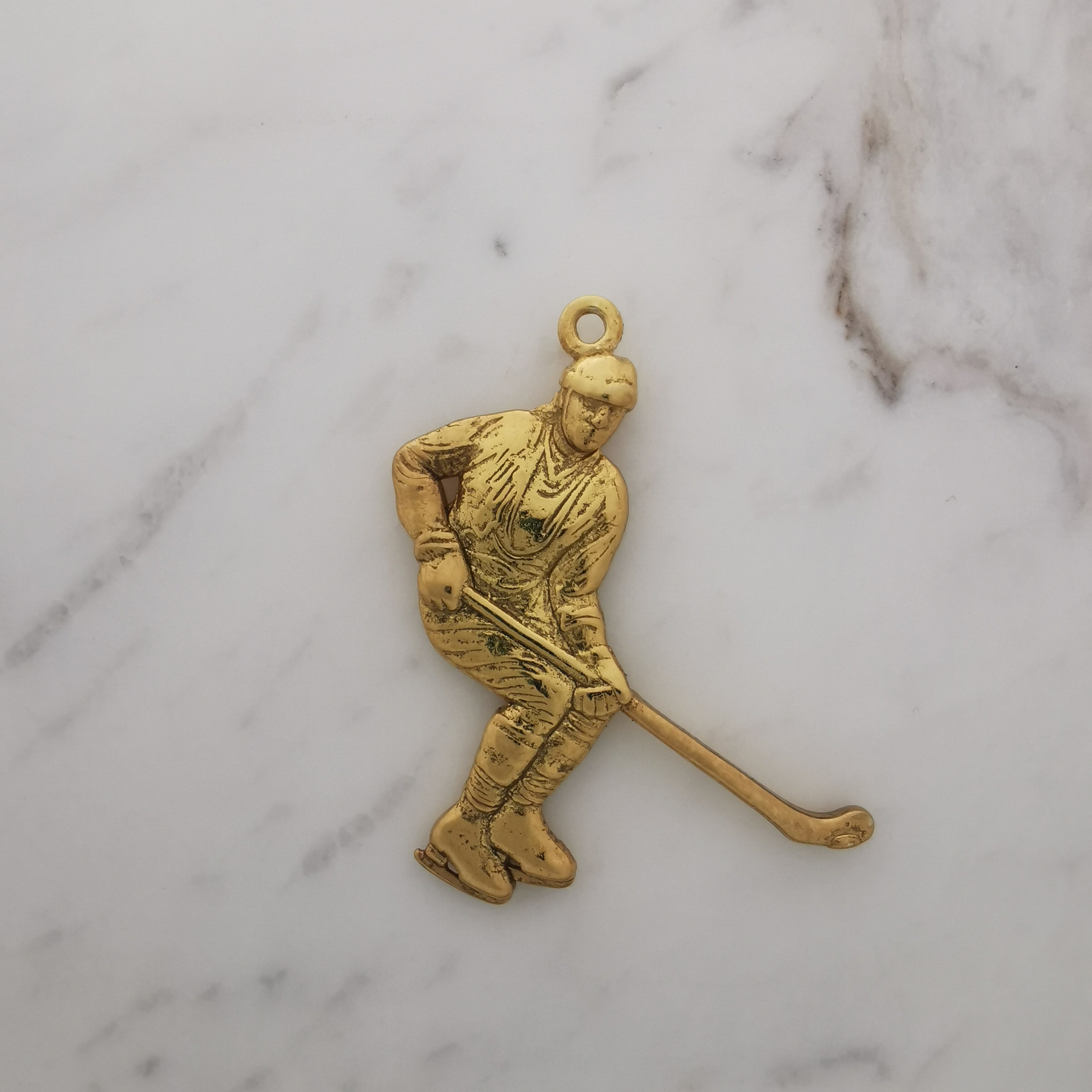 Ice Hockey Jewelry Pendant for Men – Gold-Plated 925 Silver Gift – Handcrafted Sport Charm for Players – Necklace