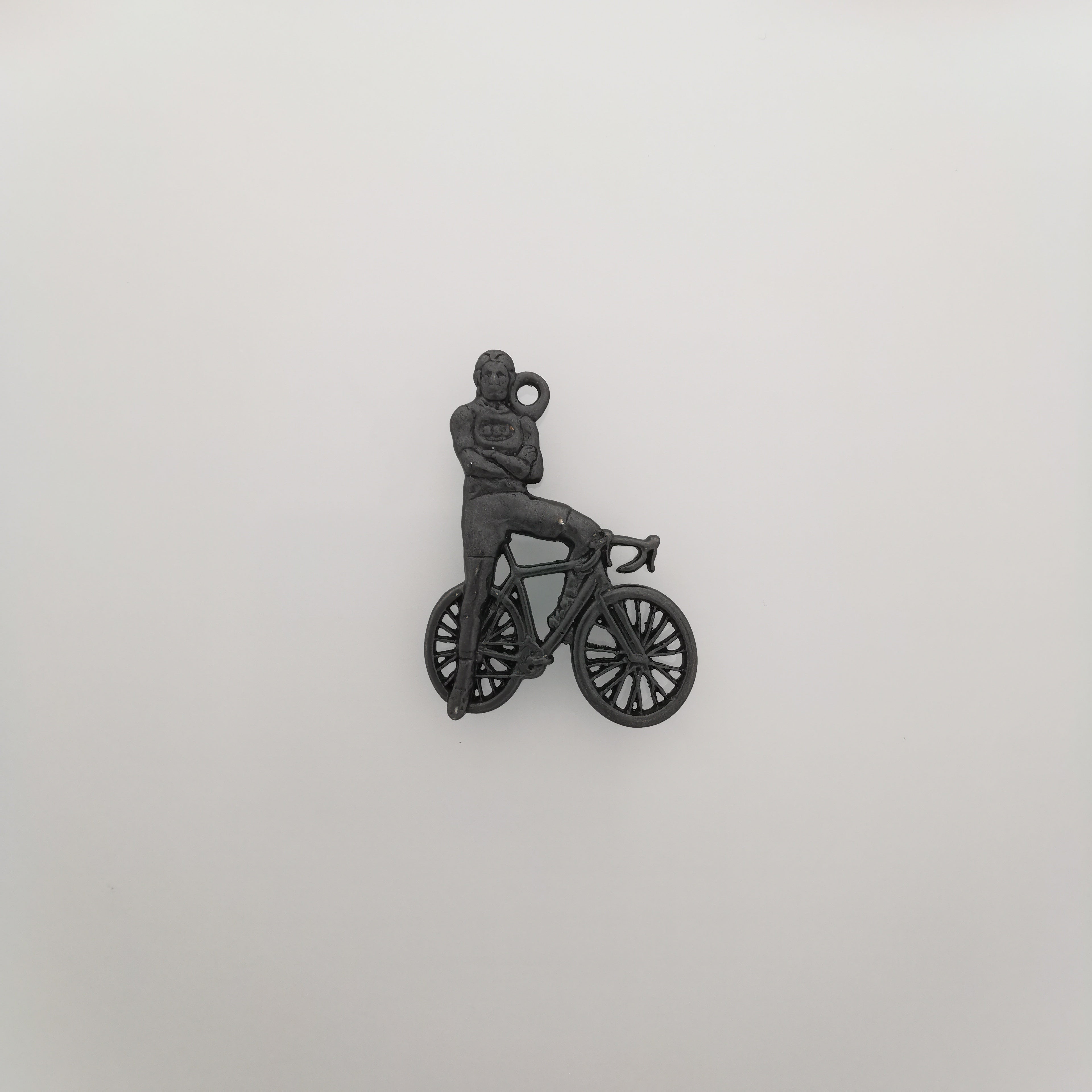 Cycling Jewelry Pendant for Men – Classic 925 Silver Gift – Sports Accessory for Cyclists and Bike Enthusiasts – Necklace