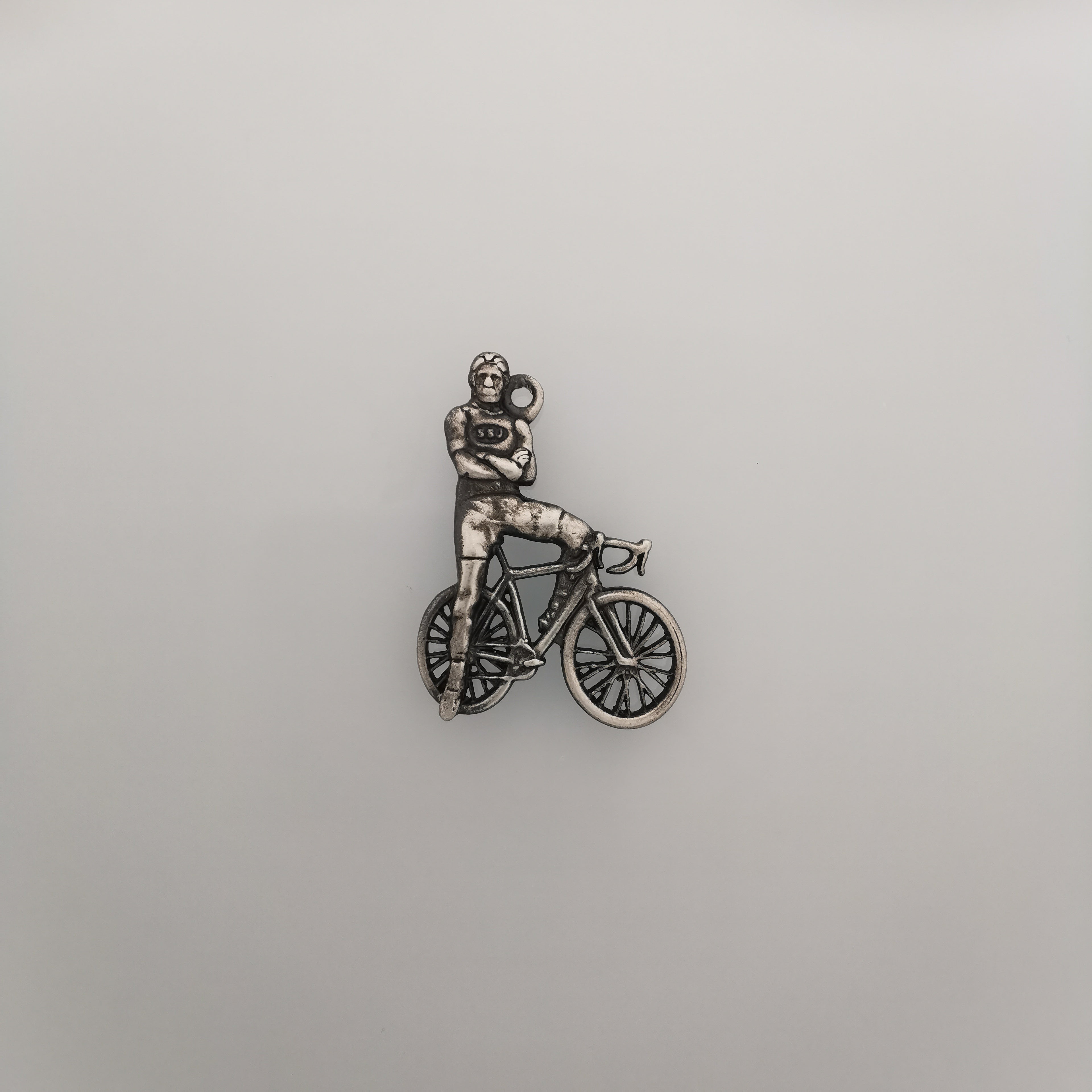 Cycling Jewelry Pendant for Men – Classic 925 Silver Gift – Sports Accessory for Cyclists and Bike Enthusiasts – Necklace