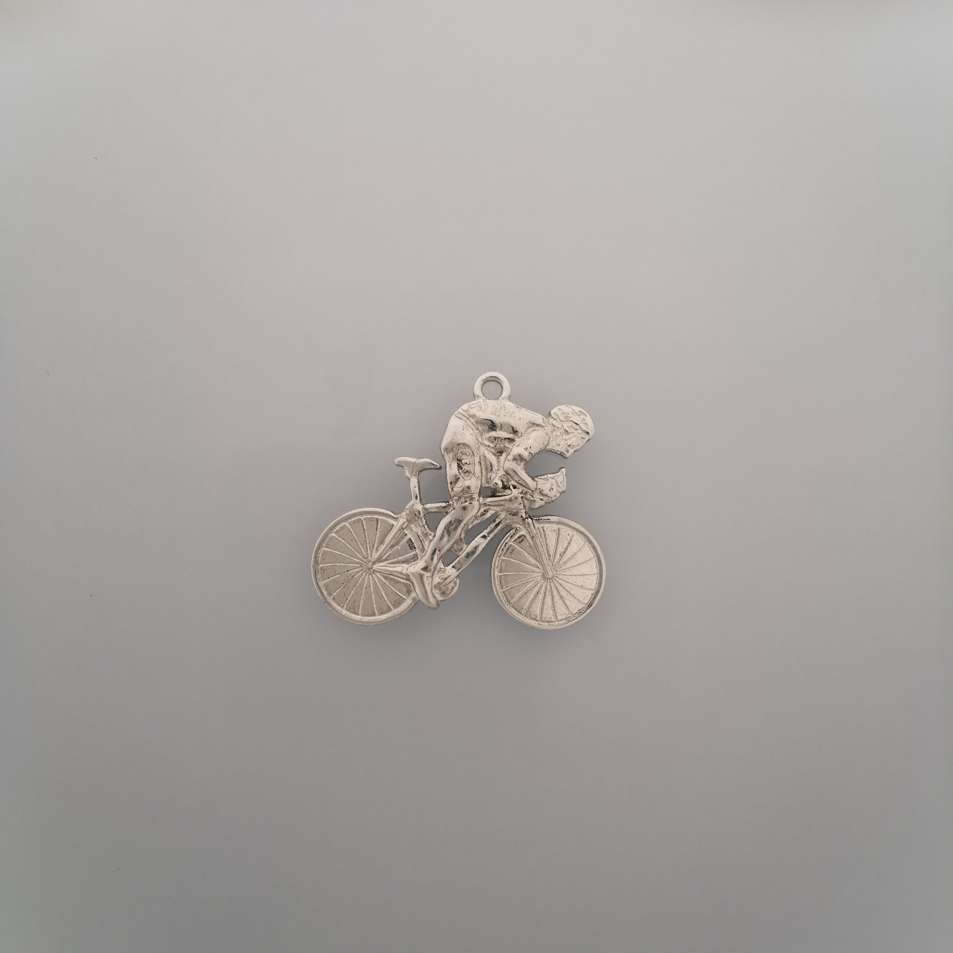 Cycling Pendant for Men – Two-Tone 925 Silver Necklace with Gold Detail – Bold Sports Jewelry Gift for Cyclists and Fitness Enthusiasts