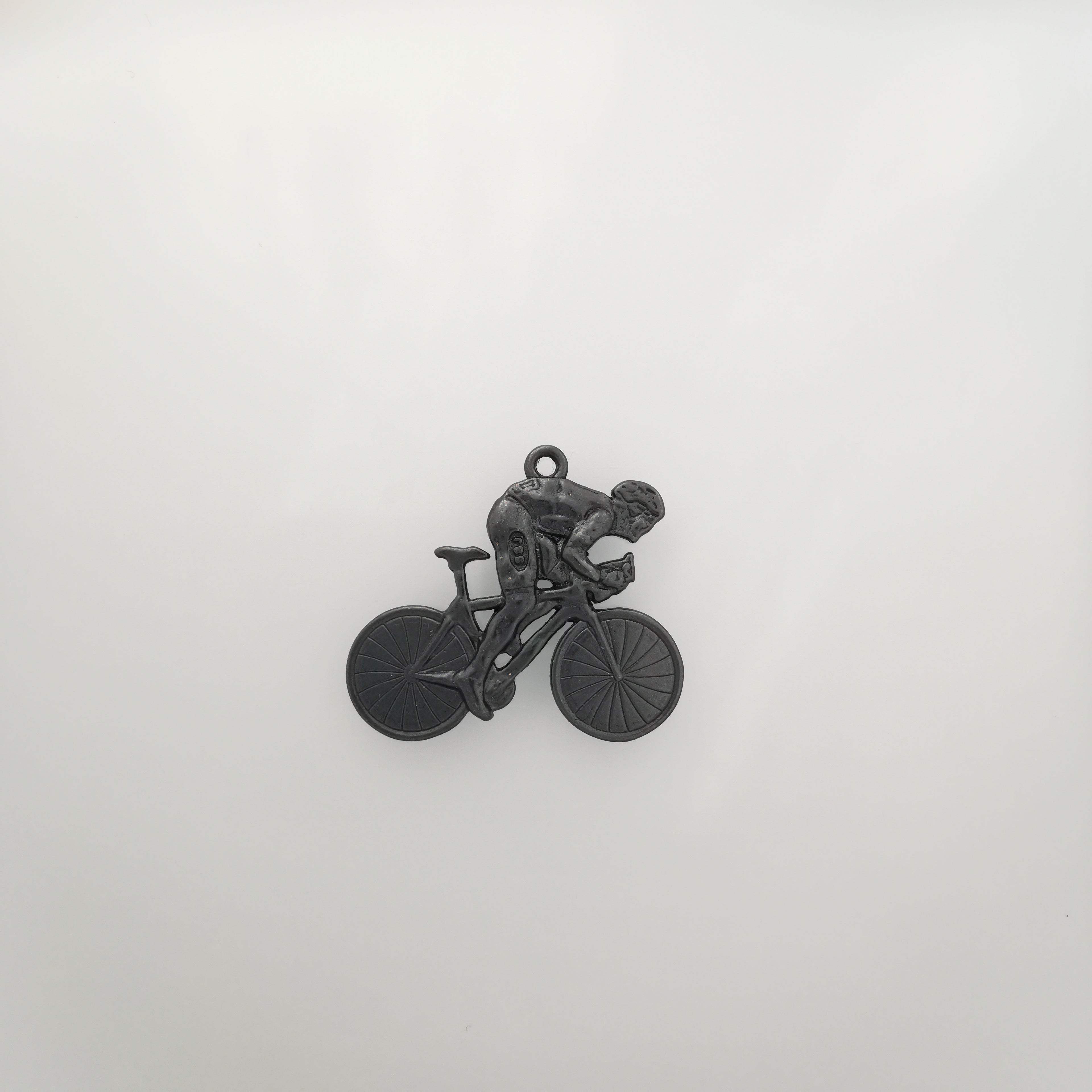 Cycling Pendant for Men – Two-Tone 925 Silver Necklace with Gold Detail – Bold Sports Jewelry Gift for Cyclists and Fitness Enthusiasts
