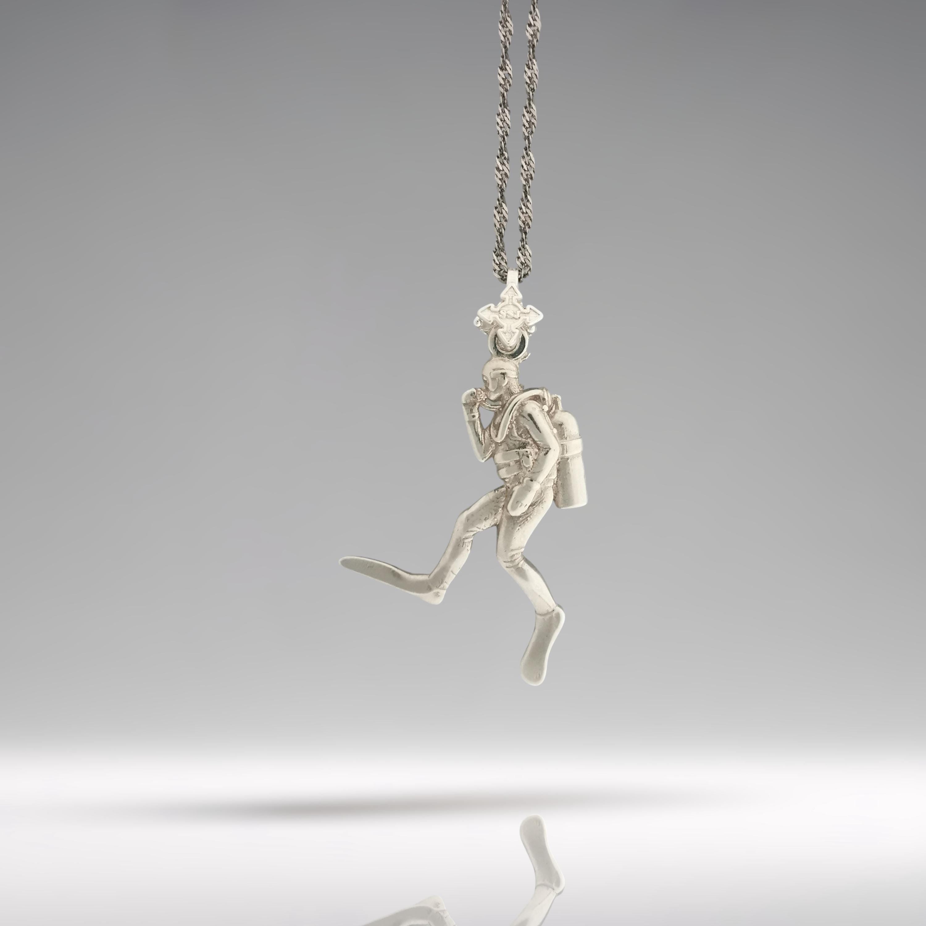 Scuba Diving Jewelry Pendant for Men and Women – Classic Silver 925 Gift – Handcrafted Diver Charm for Ocean Lovers & Athletes – Necklace