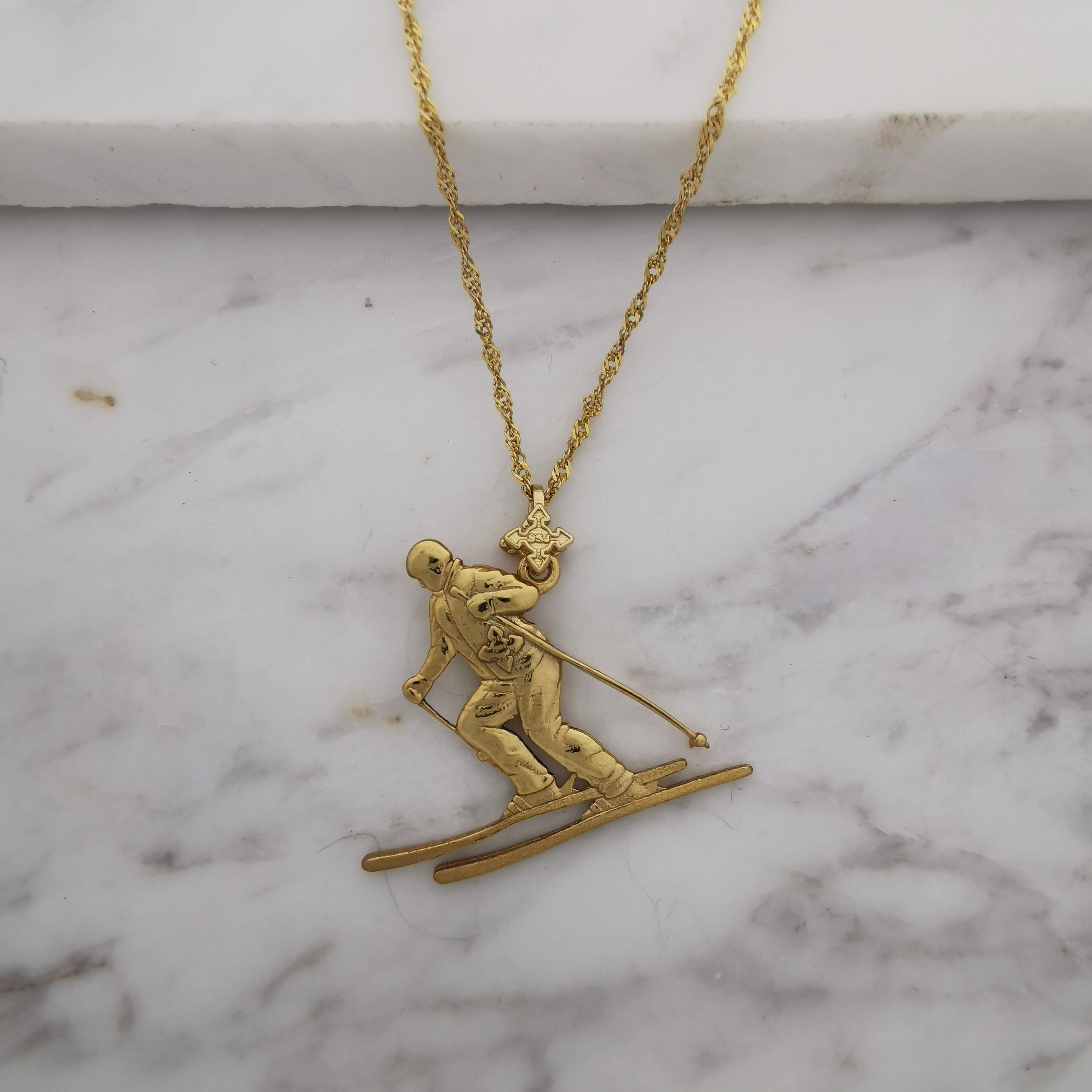 Skiing Jewelry Pendant for Women & Men – Gold-Plated 925 Silver Sports Charm – Handcrafted Slalom and Freestyle Accessory – Necklace