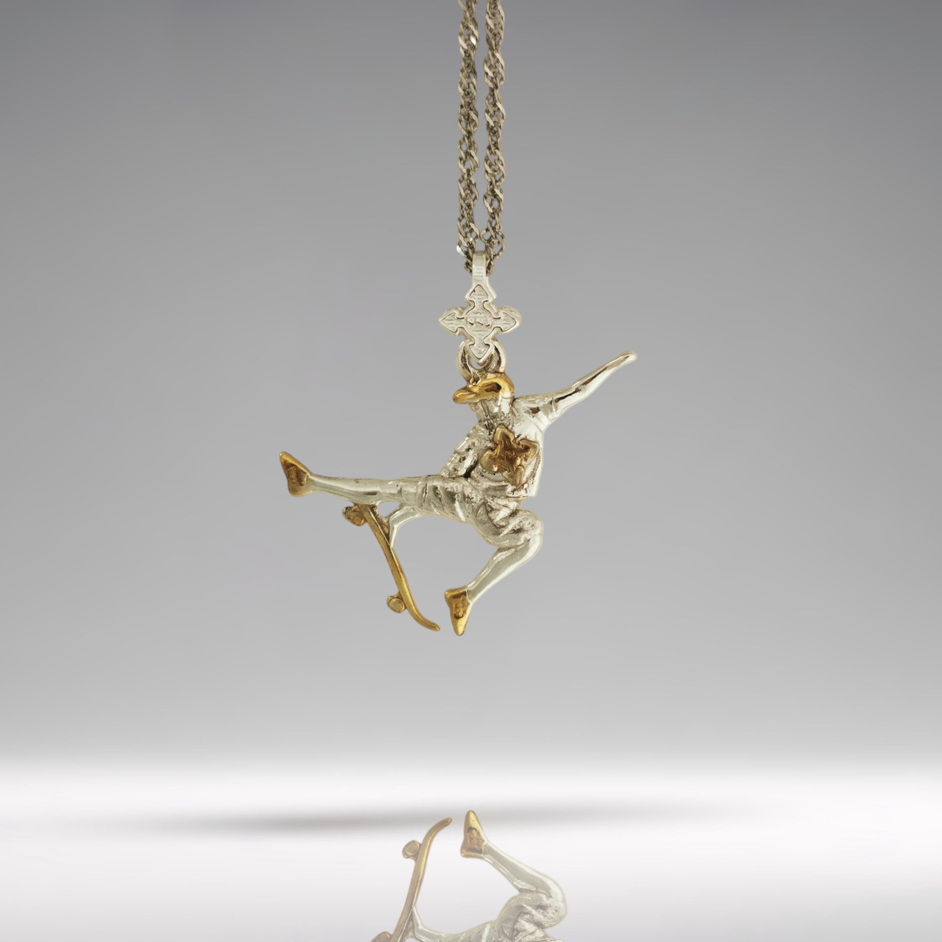 Skateboarding Jewelry Pendant for Men and Teen Boys – 925 Silver with Partial Gold Plating, Handcrafted Gift Necklace for Skaters and Riders