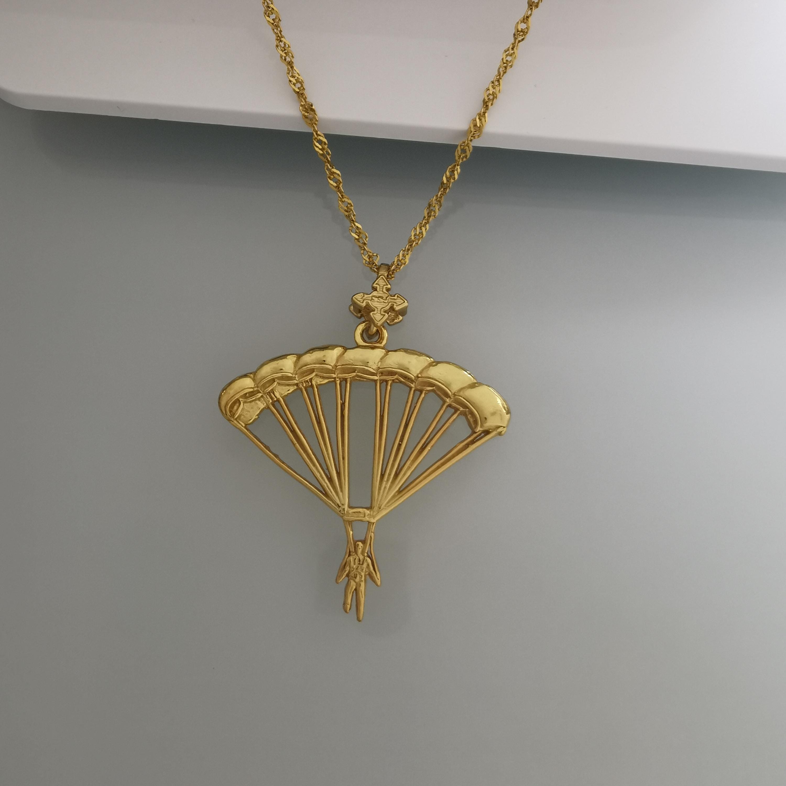 Skydiving Pendant for Men and Women – Gold-Plated 925 Silver Jewelry Gift – Handcrafted Sports Charm for Extreme Movement – Necklace