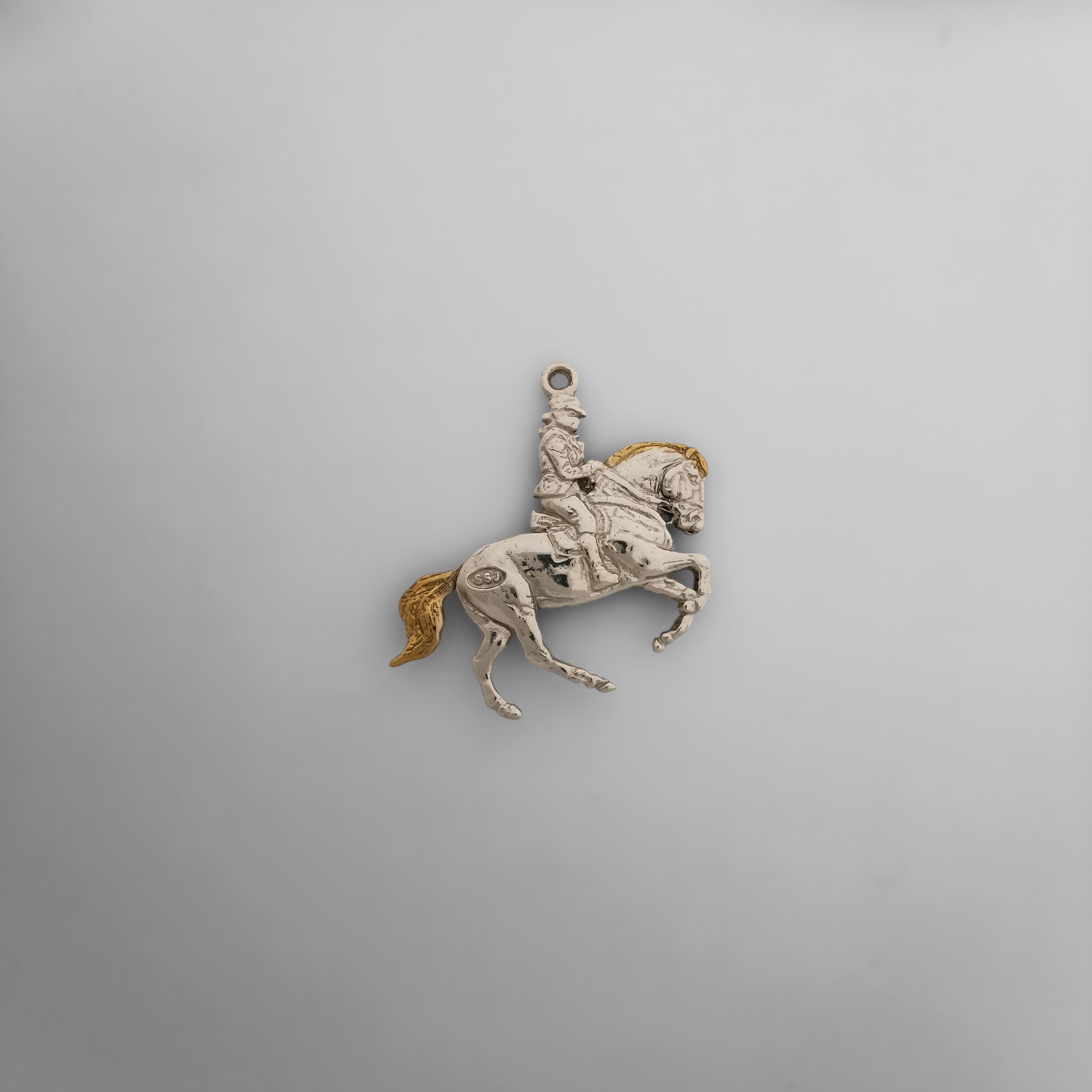Dressage Jewelry Pendant for Men – Silver with Partial Gold Plating 925 Gift – Equestrian Accessory for Riders and Horse Sport – Necklace