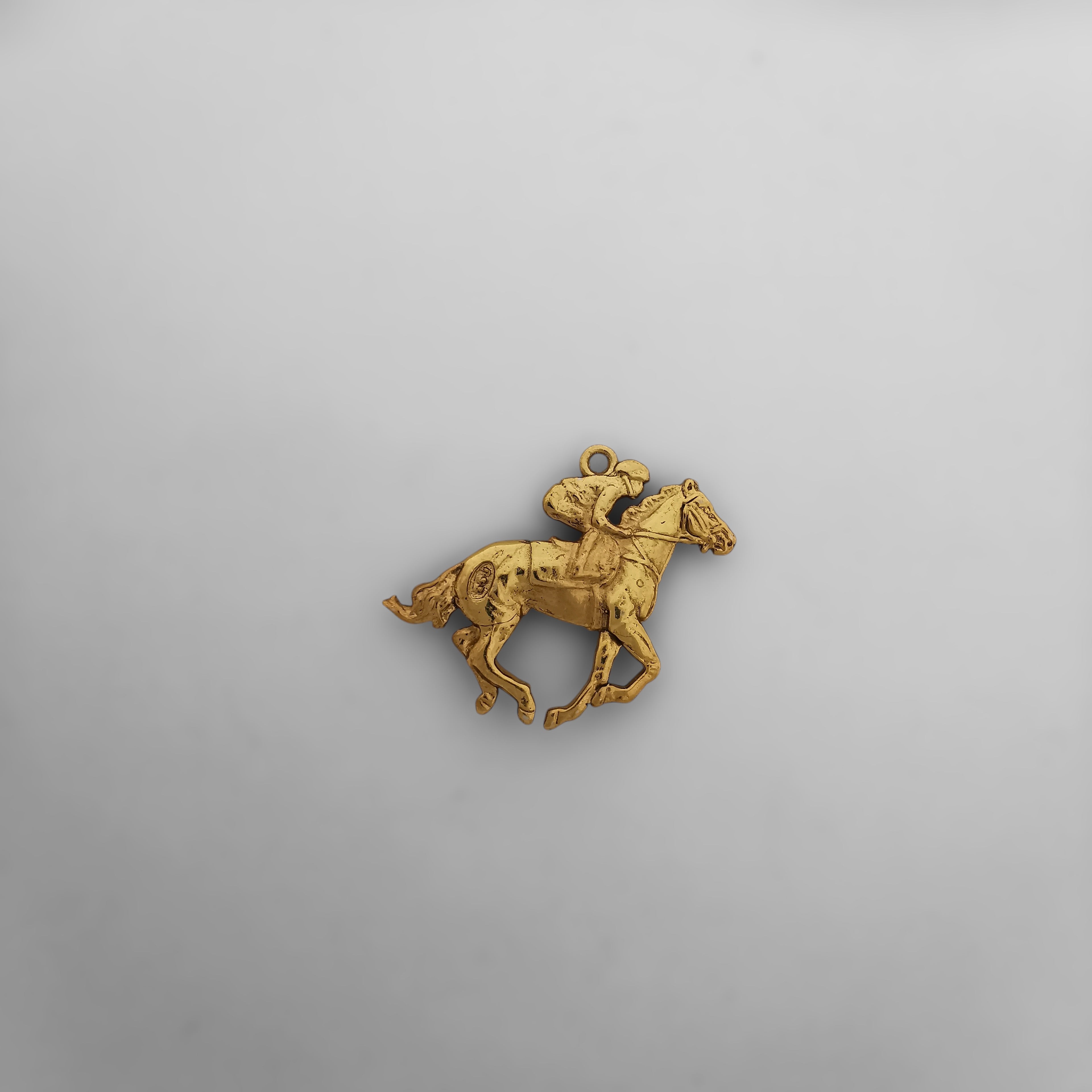 Horse Riding Jewelry Pendant for Men – 925 Silver with Partial Gold Plating – Elegant Sports Accessory for Riders – Necklace