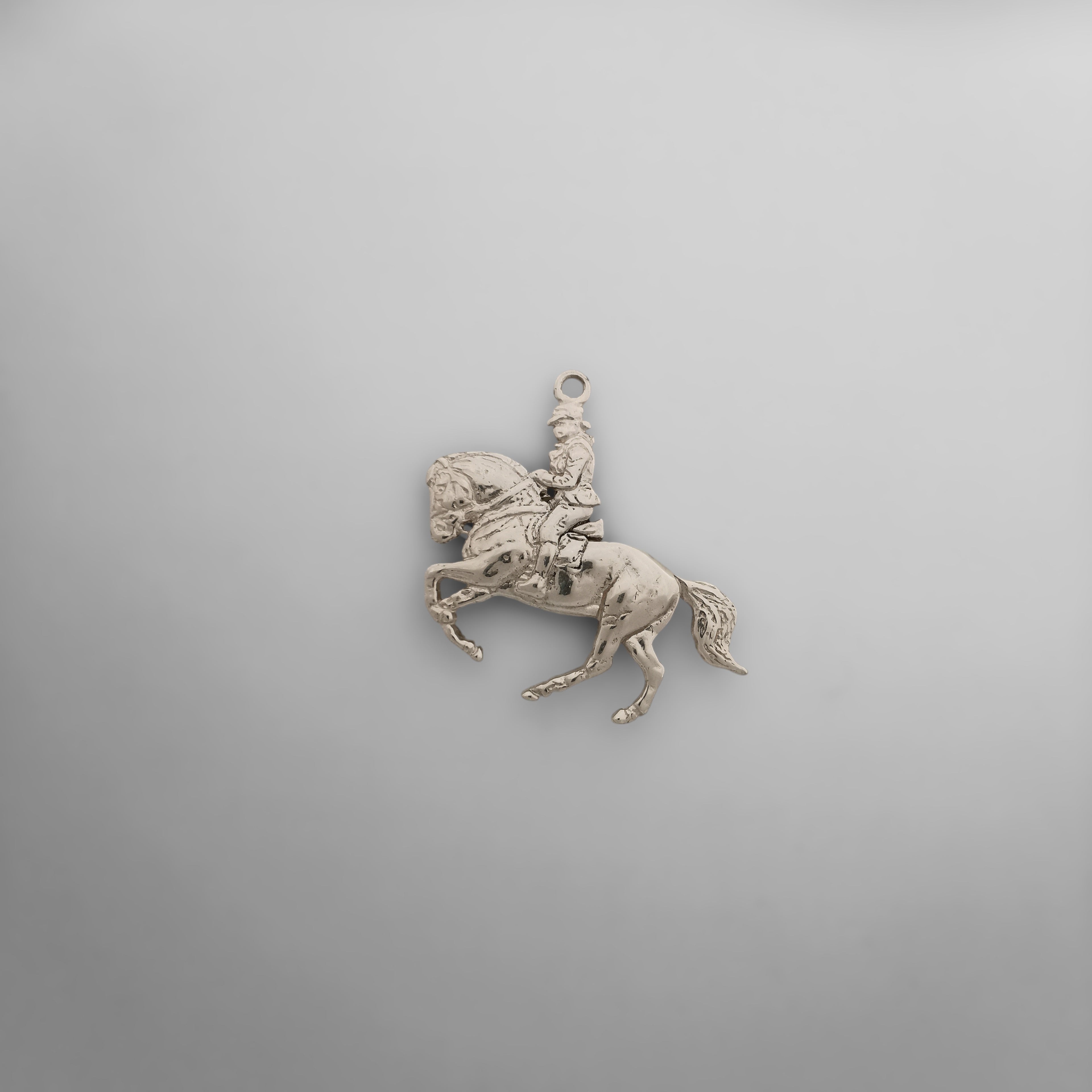 Dressage Jewelry Pendant for Men – Oxidized Black 925 Silver Gift – Equestrian Accessory for Riders and Horse Sport Lovers – Necklace