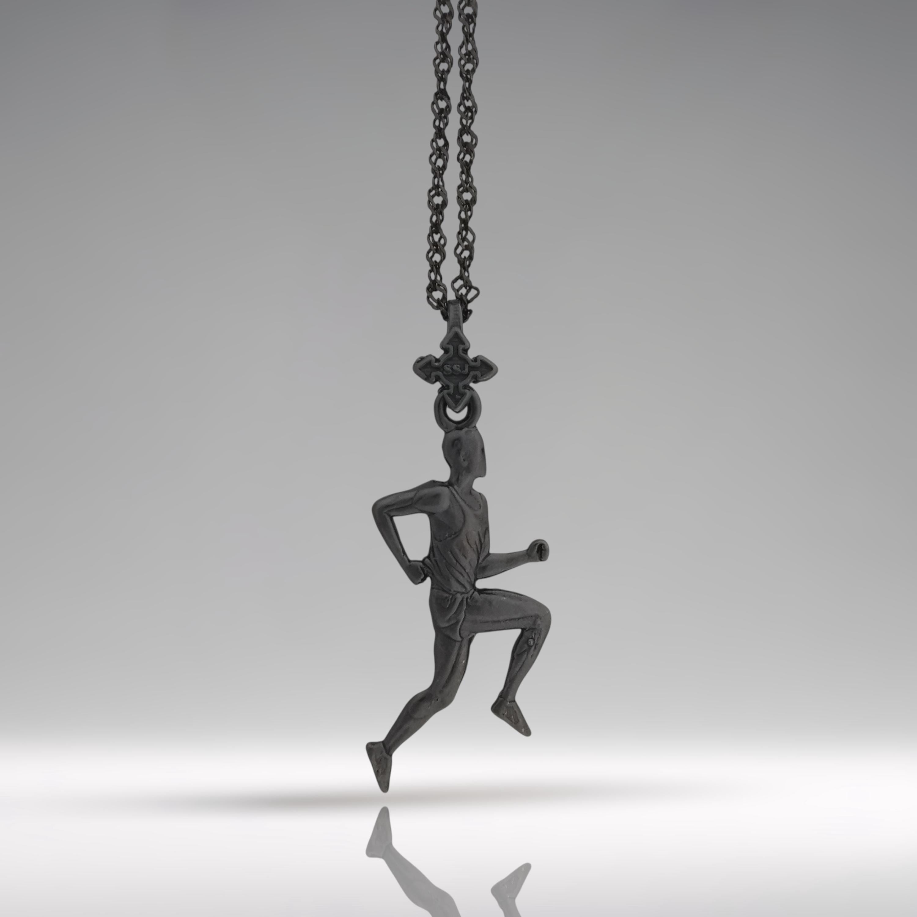 Running Jewelry Pendant for Men – Oxidized Black 925 Silver Gift – Handcrafted Charm for Joggers & Track Athletes – Sports Necklace