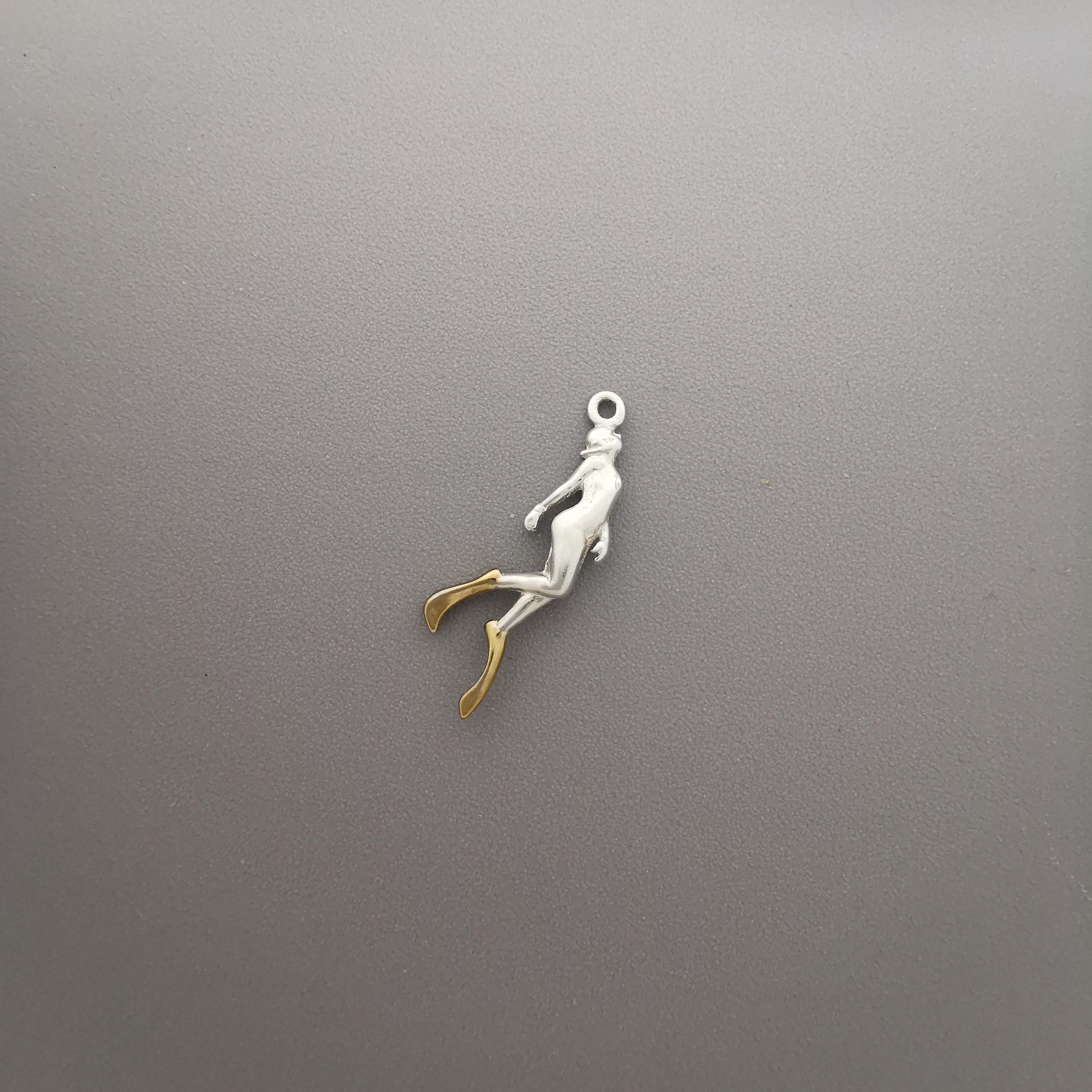 Diving Jewelry Pendant for Women – Silver with Gold Detail 925 Gift – Sports Accessory for Swimmers and Diver Girls – Necklace