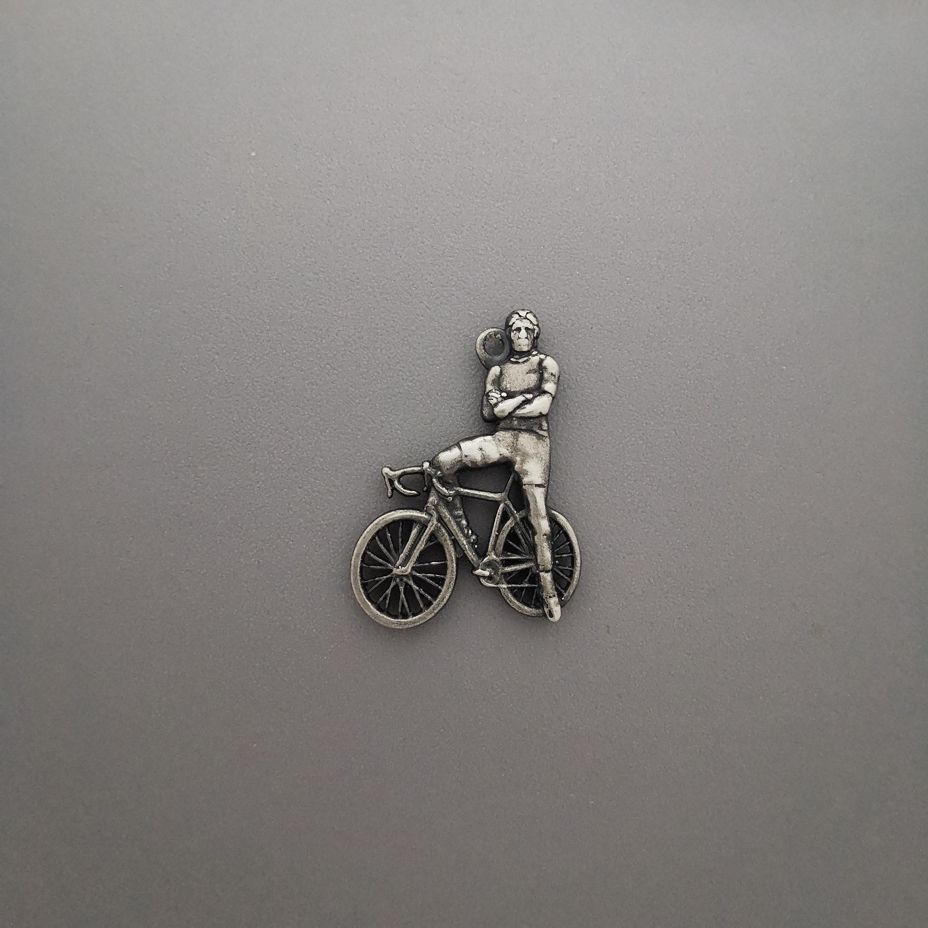 Cycling Jewelry Pendant for Men – Vintage Style 925 Silver Gift – Sports Accessory for Cyclists and Bike Riders – Necklace