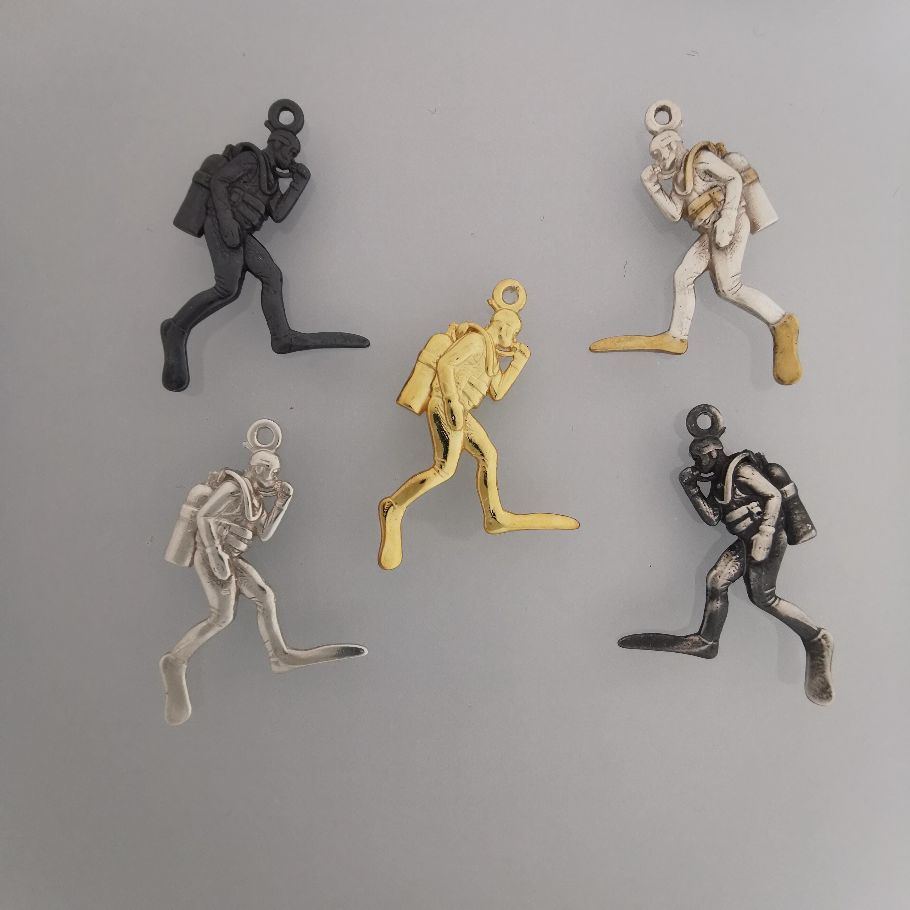 Scuba Diving Jewelry Pendant for Men and Women, Gold-Plated 925 Silver Gift – Handcrafted Diver Charm for Ocean Lovers & Athletes – Necklace