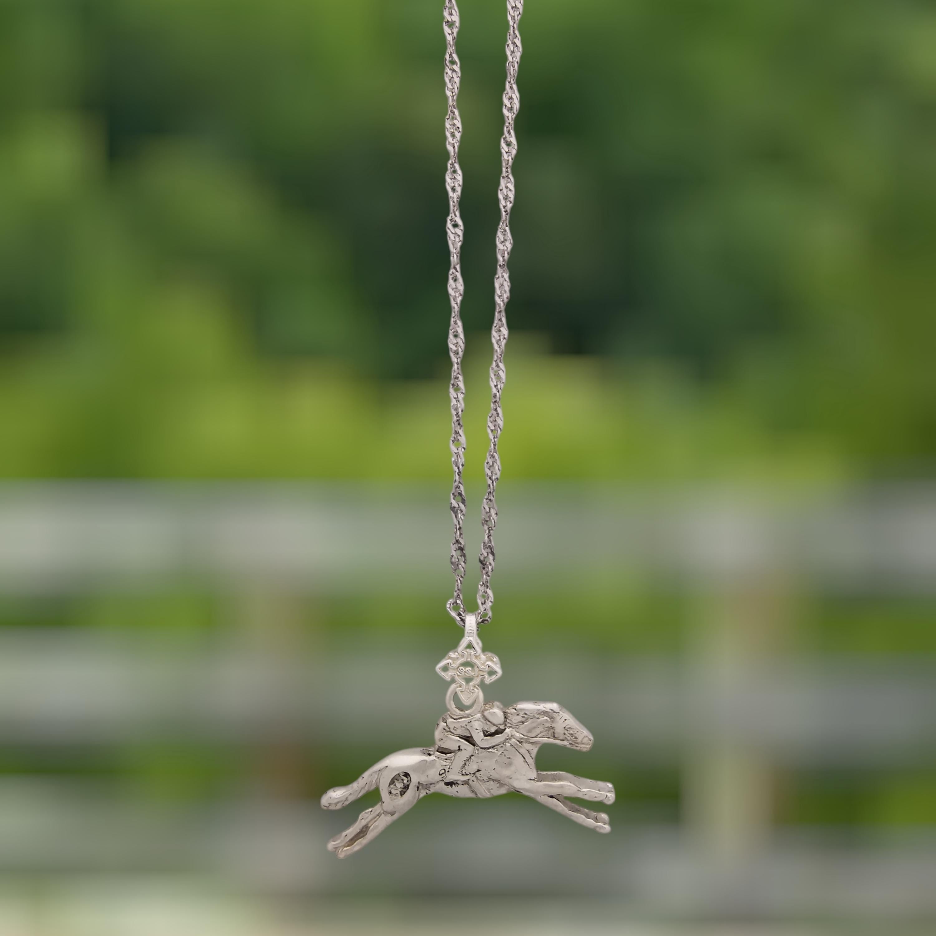Horse Racing Jewelry Pendant for Men – Classic 925 Sterling Silver Gift – Handcrafted Sports Accessory for Riders – Necklace