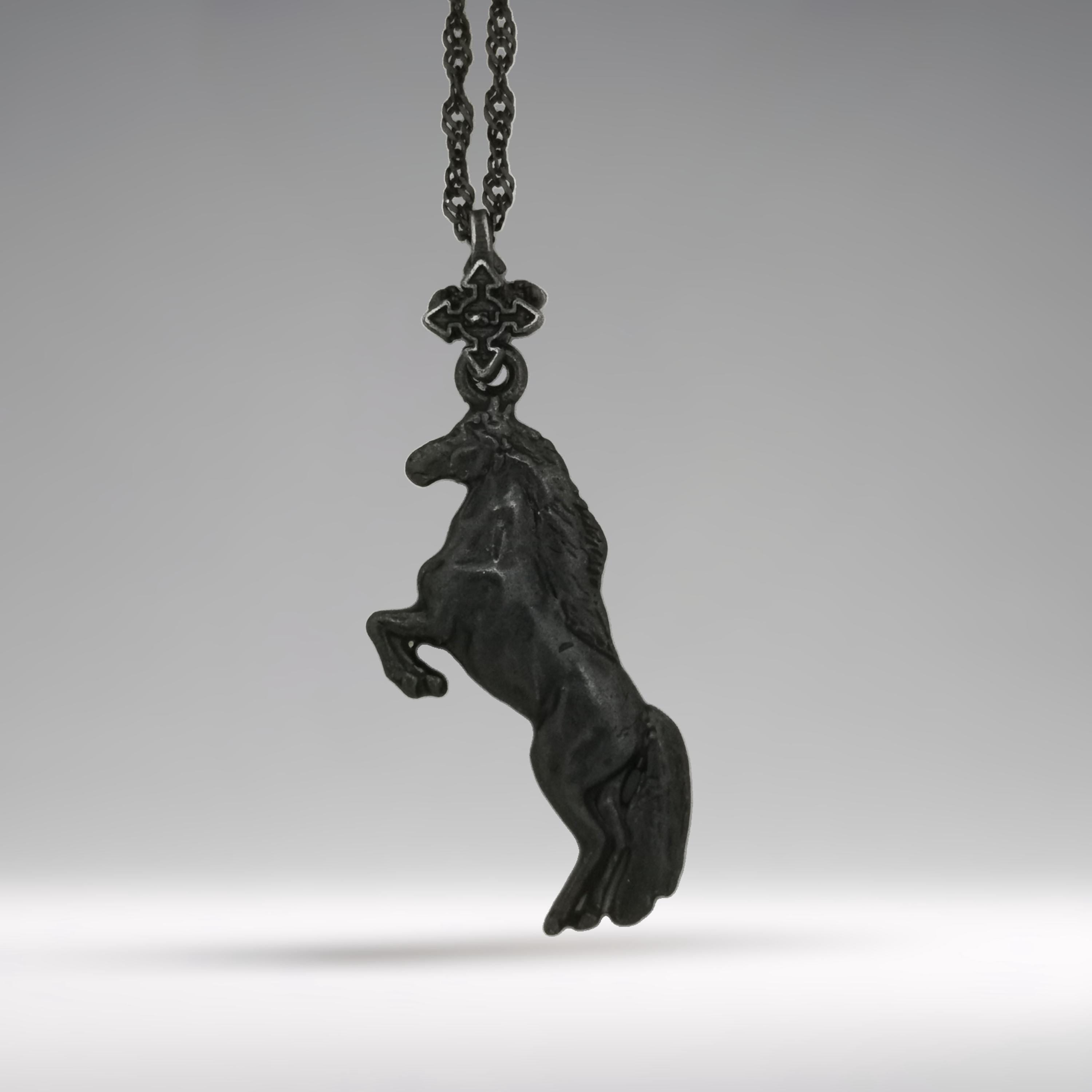 Equestrian Jewelry Pendant for Men – Oxidized Black 925 Silver Gift – Sports Accessory for Riders and Active Spirits – Necklace