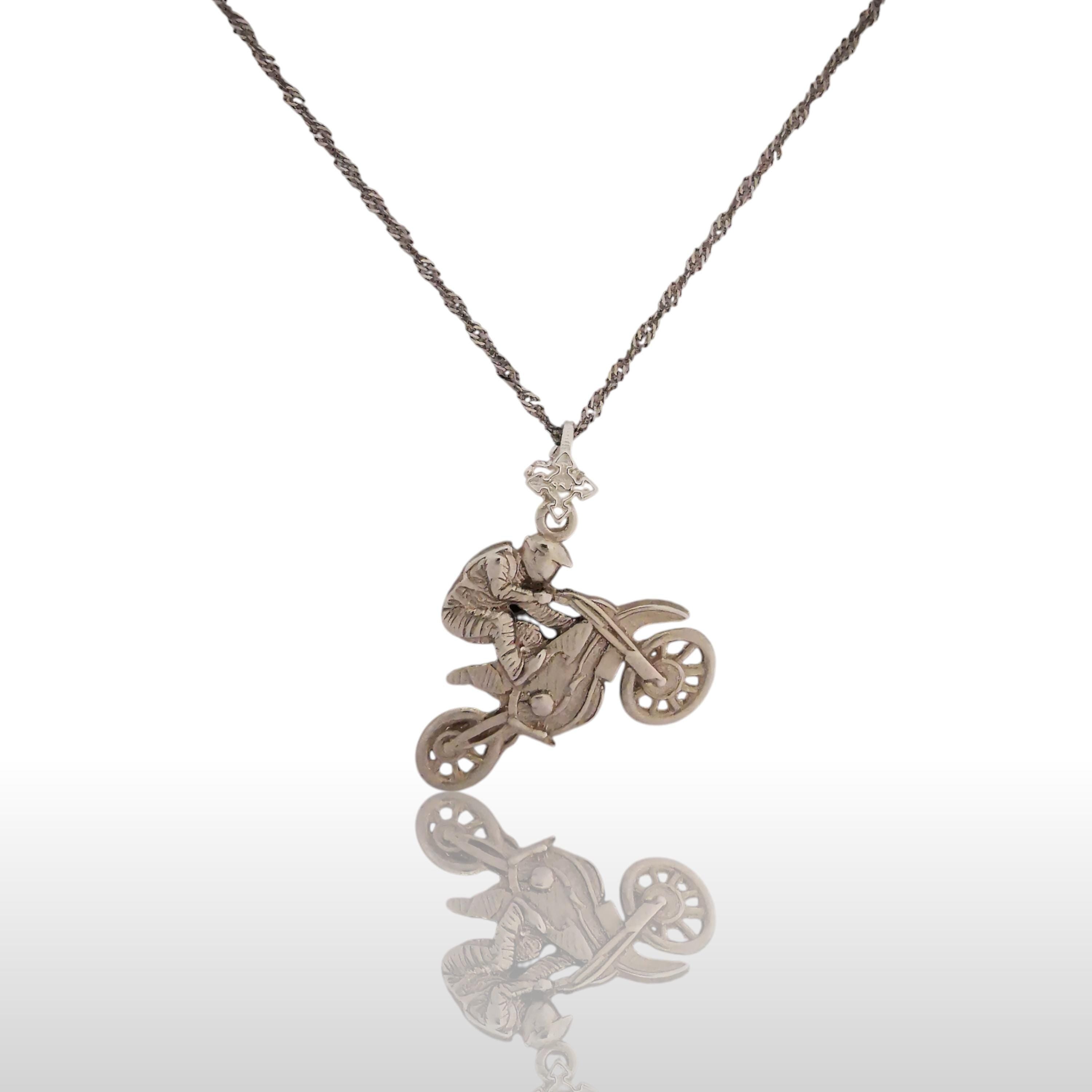 Motocross Jewelry Pendant for Men – Classic Silver 925 Gift – Handcrafted Motorsports Accessory for Riders and Collectors – Necklace