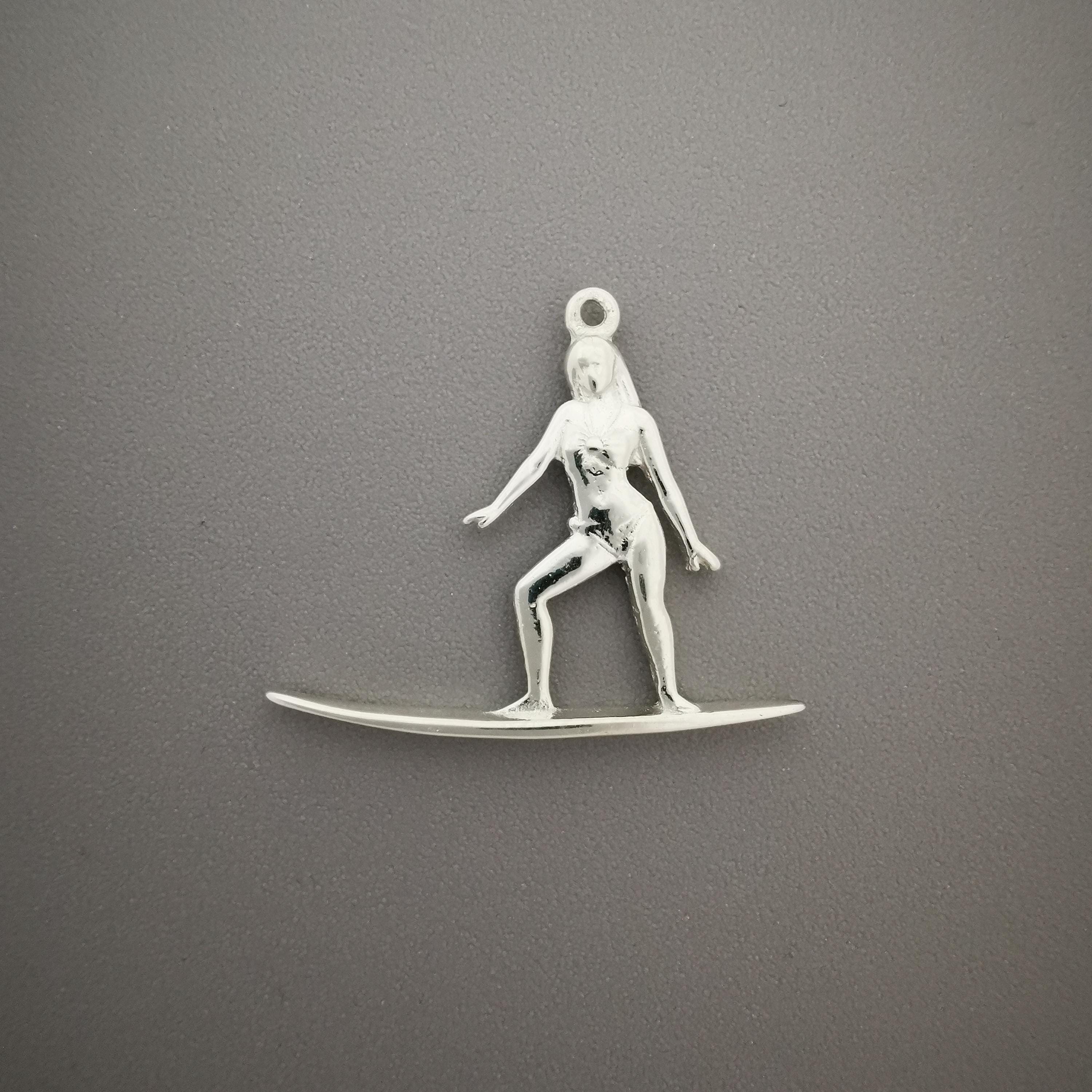 Surfing Woman Necklace – Classic 925 Silver Pendant – Beach-Inspired Jewelry Gift for Surfer Girls and Ocean Spirits