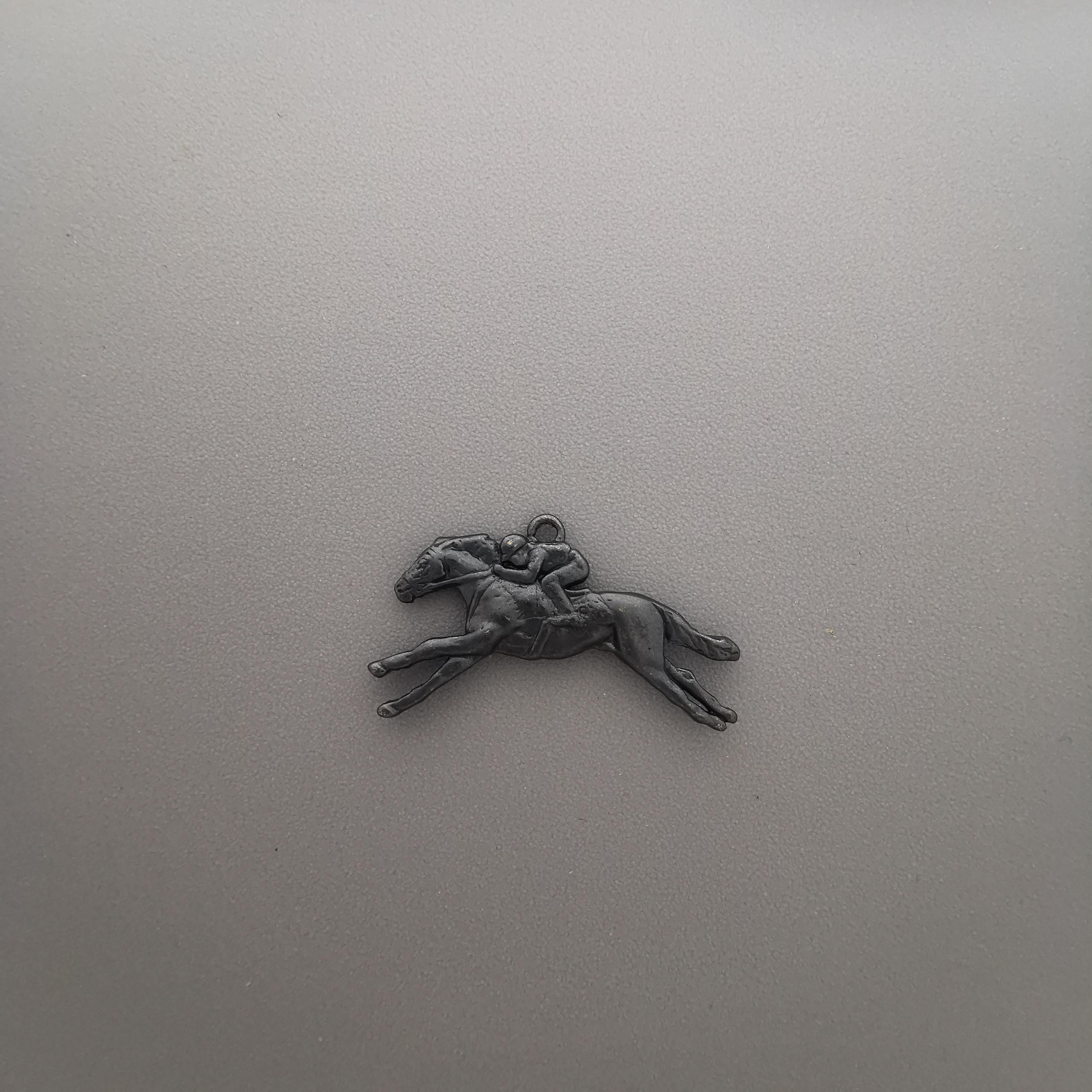 Horse Racing Jewelry Pendant for Men – Oxidized Black 925 Silver Gift – Bold Equestrian Sports Accessory for Riders – Necklace