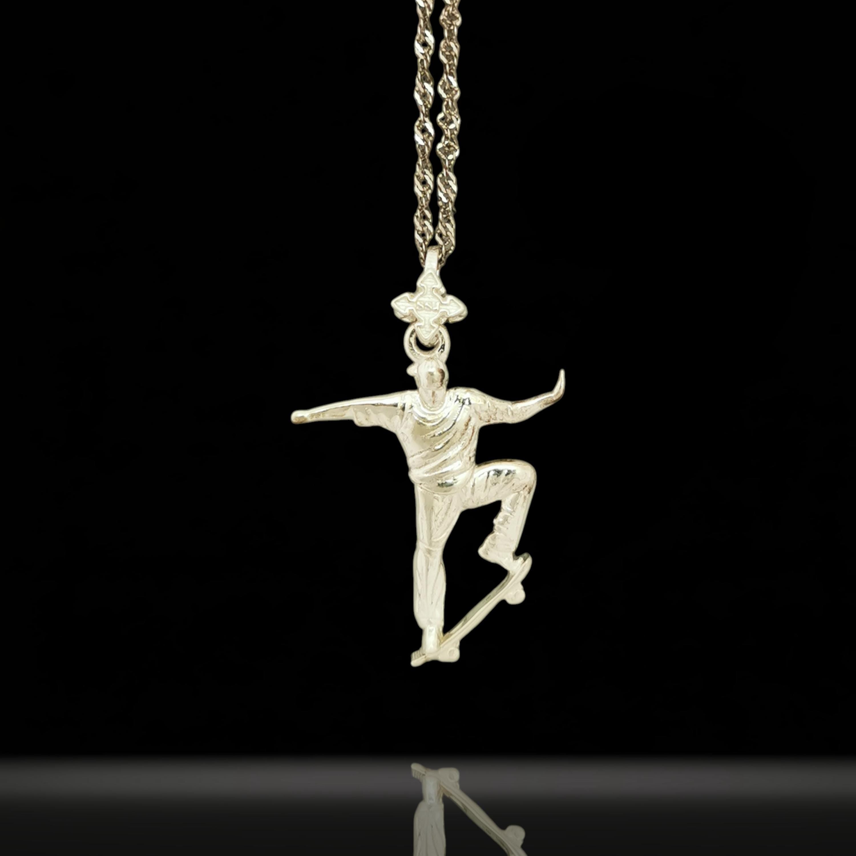 Classic silver skateboard necklace for men and teen boys made from solid 925 sterling silver – a sleek streetwear pendant for skaters, freestyle athletes, and urban style fans. This clean-cut jewelry piece captures the energy and attitude of skateboarding with timeless shine and bold presence.
Handcrafted with motion and detail, it reflects freedom, confidence, and the fearless drive of street sport culture. A great choice for daily wear, milestones, or stylish personal expression.